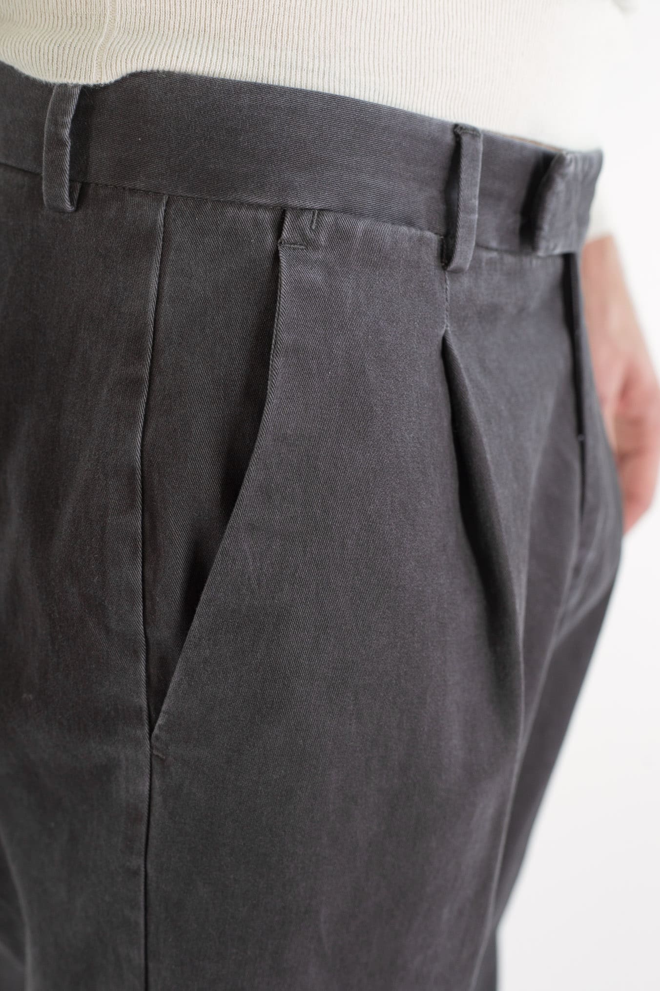 "Edge Rebel" Gabardine Cotton Trousers in Anthracite