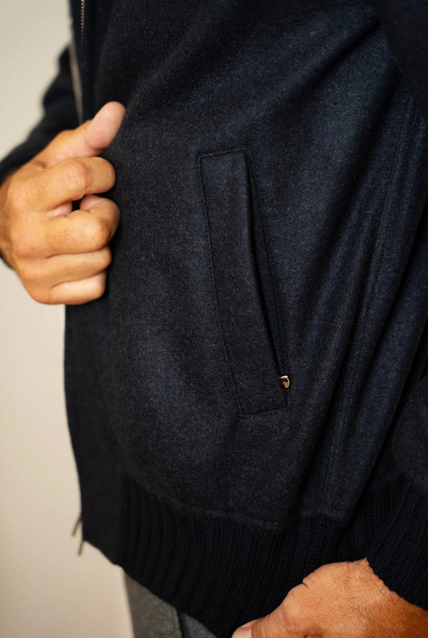 Giubbino in Cashmere con Cappuccio Staccabile Blu - Guarino Store