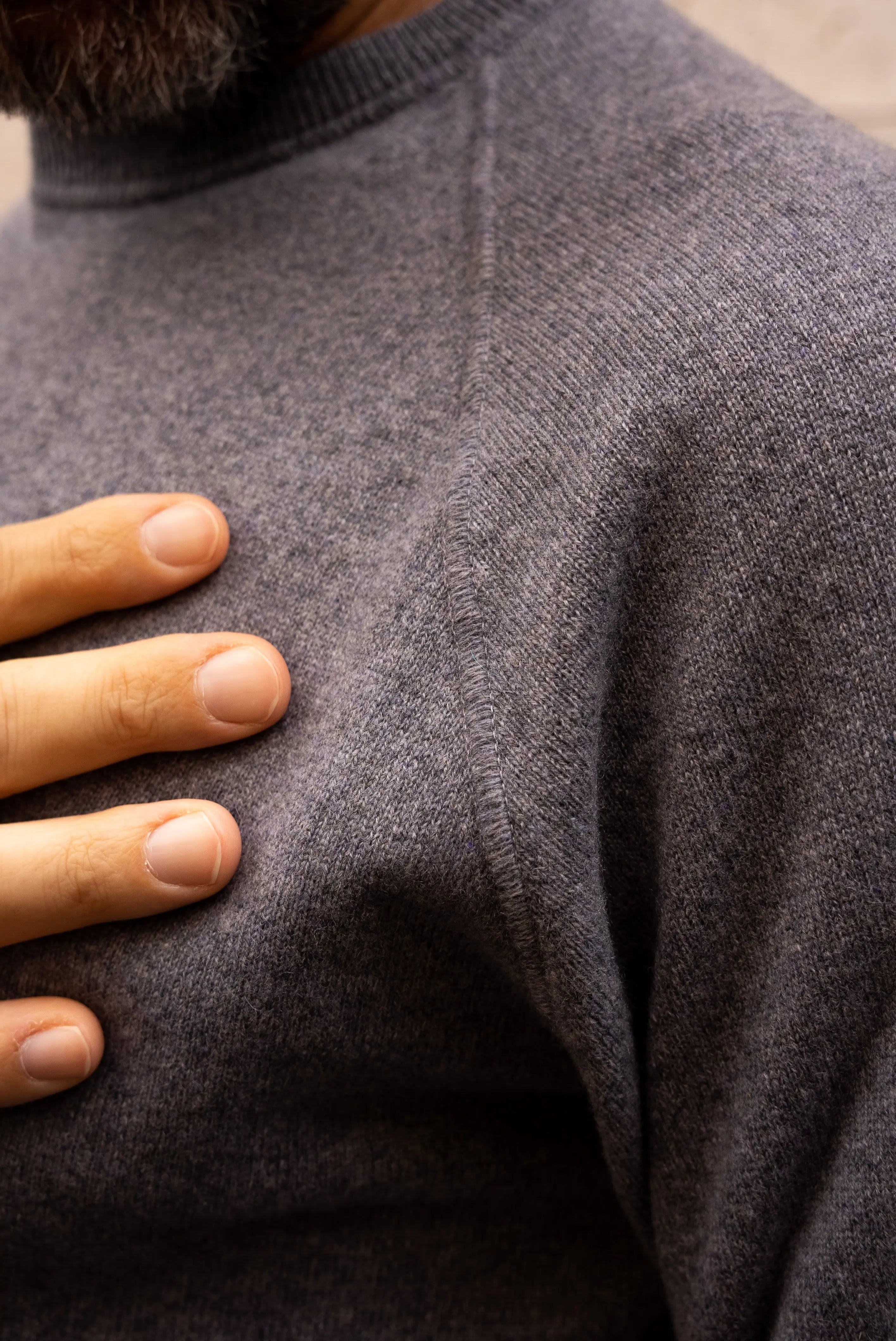 Girocollo Cashmere Raglan Marrone - Guarino Store
