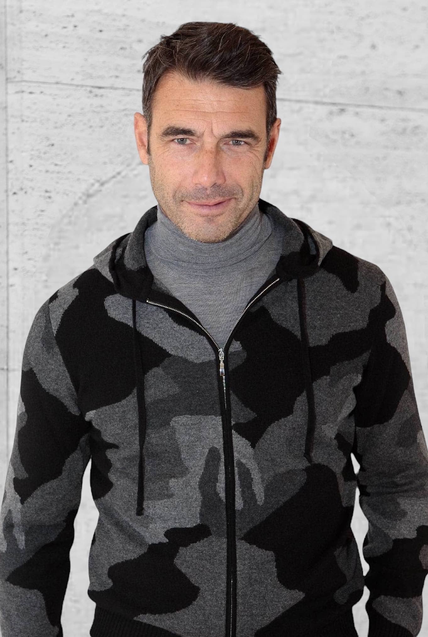 Felpa con Cappuccio Cashmere Intarsi a Mano Camouflage Grigio - Guarino Store