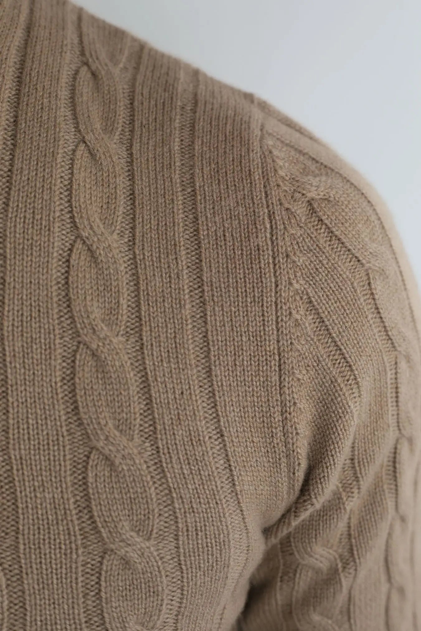 Dolcevita a Trecce in Cashmere Cammello - Guarino Store