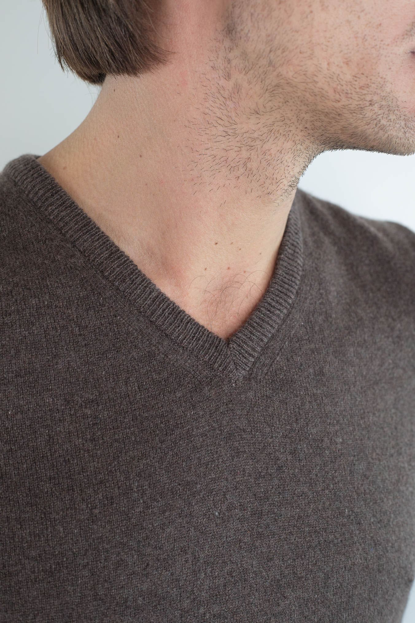 GUARINO Maglia Scollo V Cashmere Marrone