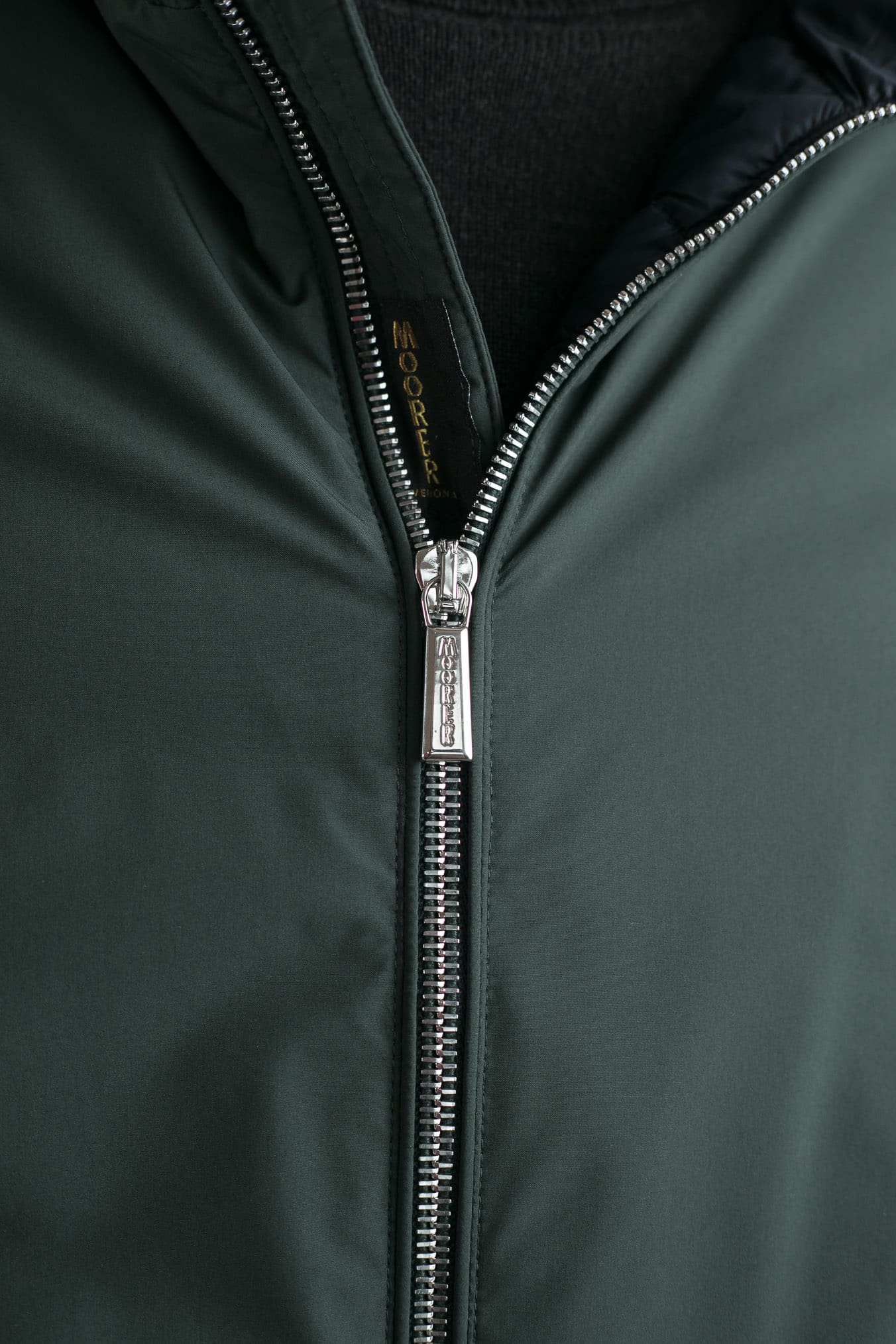 Bomber con Cappuccio mod. Oniro Verde