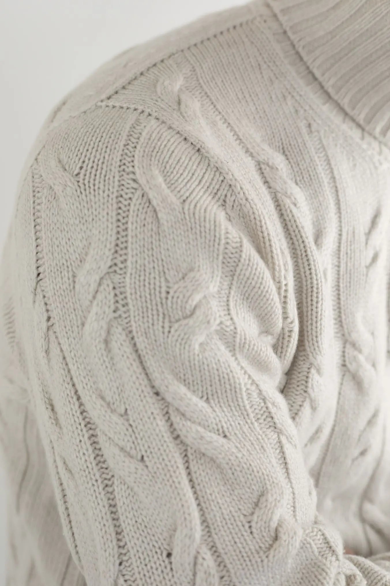 Dolcevita Cashmere a Trecce Beige Corda - Guarino Store