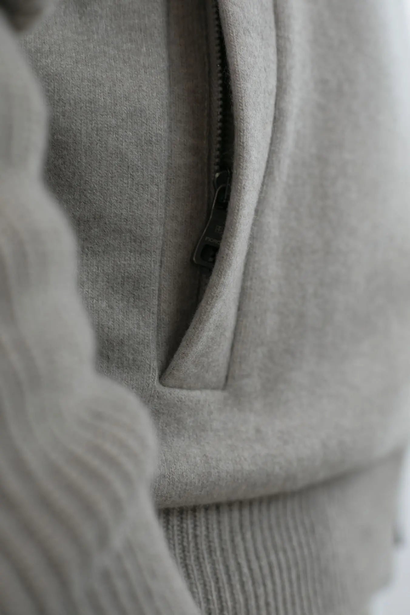 FIORONI Bomber in Maglia Full Zip Greige
