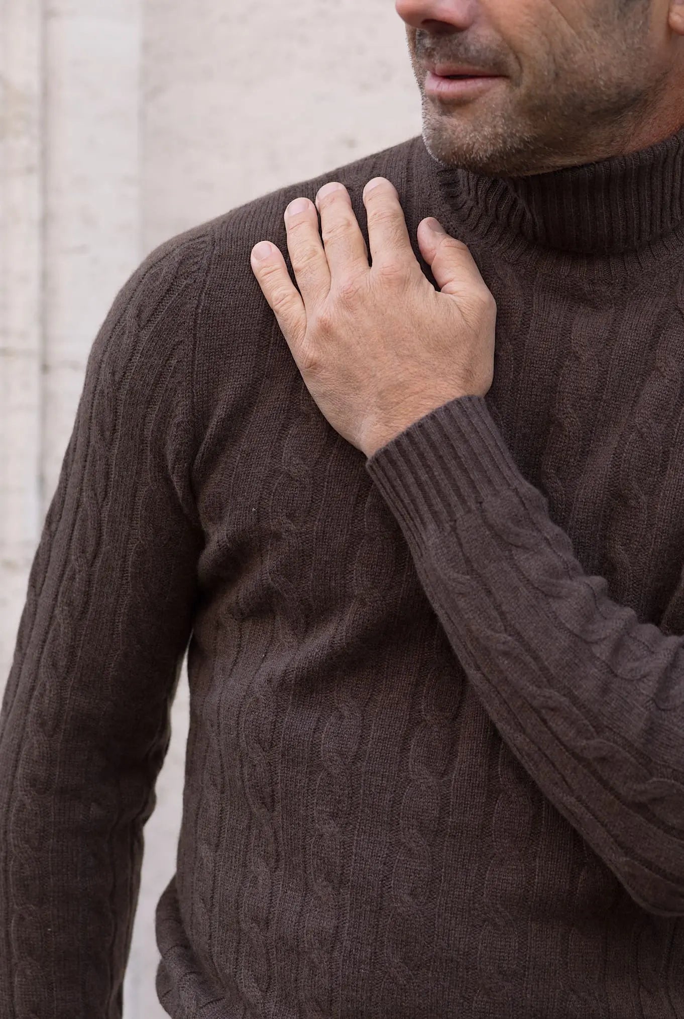 Dolcevita a Trecce in Cashmere Testa di Moro
