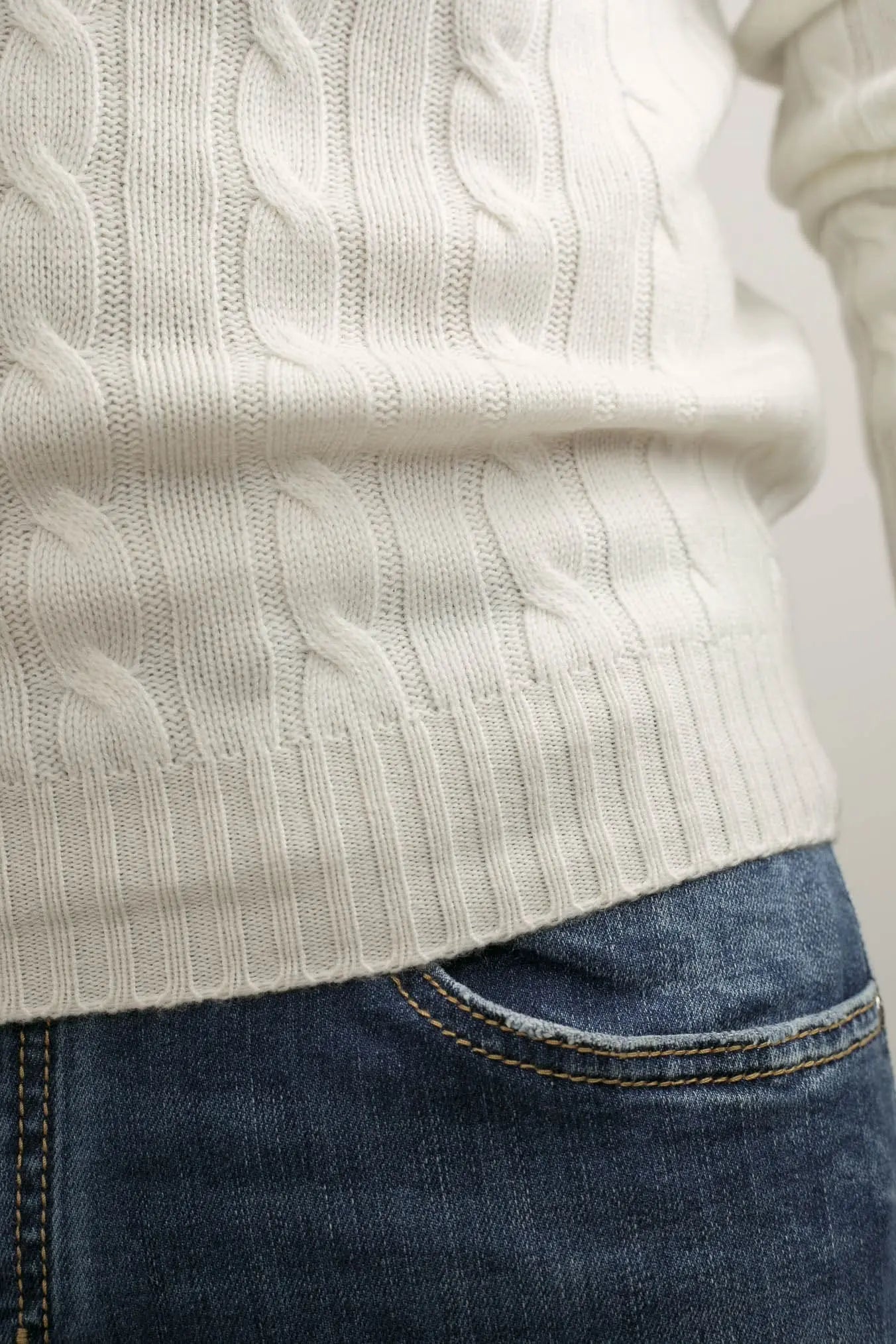 DOLCEVITA a Trecce in Cashmere Bianco Panna - Guarino Store