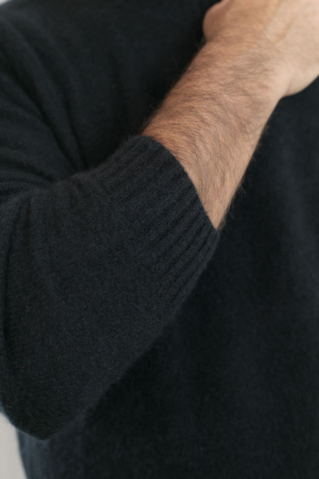 Maglia Girocollo in Cashmere e Seta Nero - Guarino Store