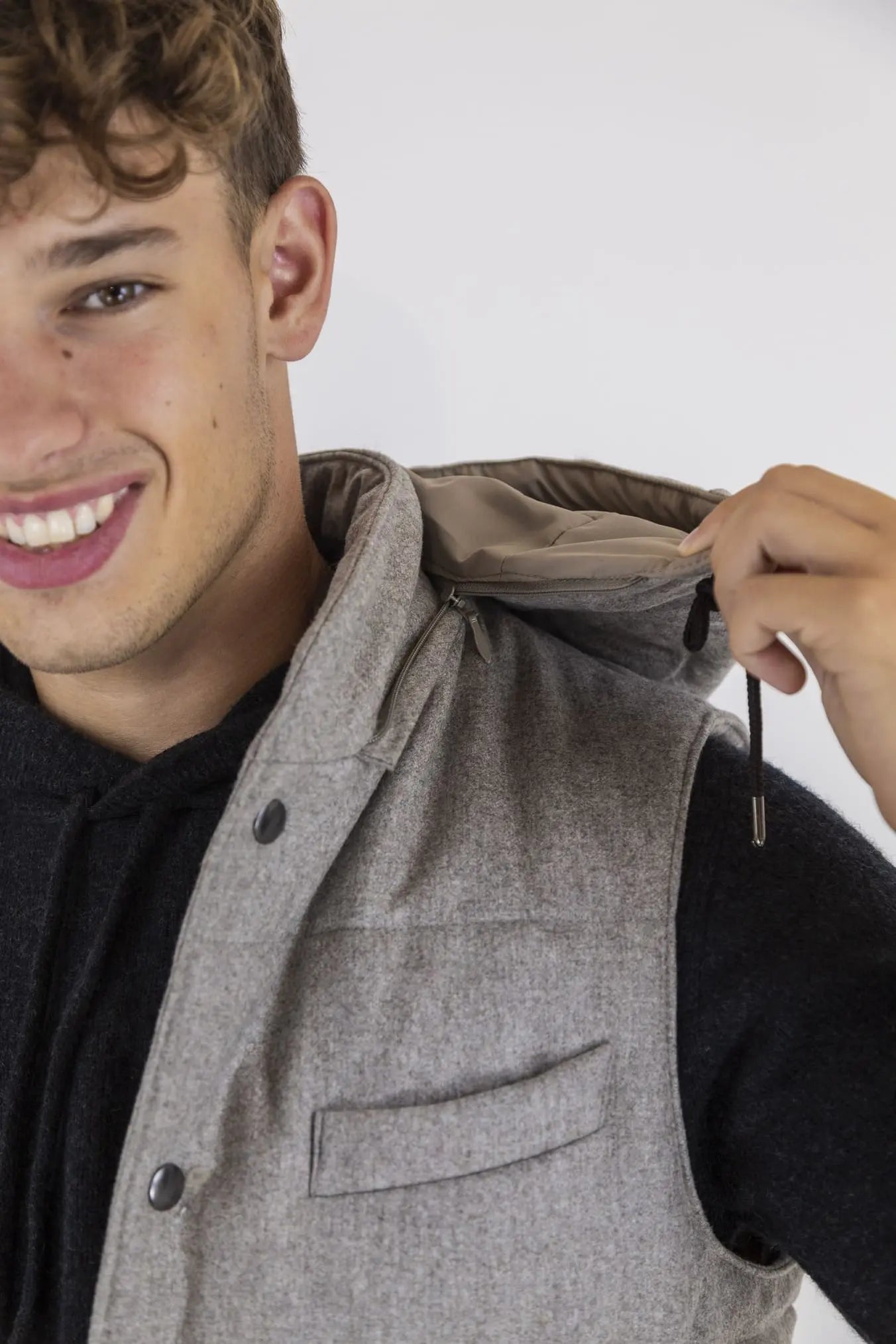 Gilet di Lana con Cappuccio Staccabile Beige - Guarino Store