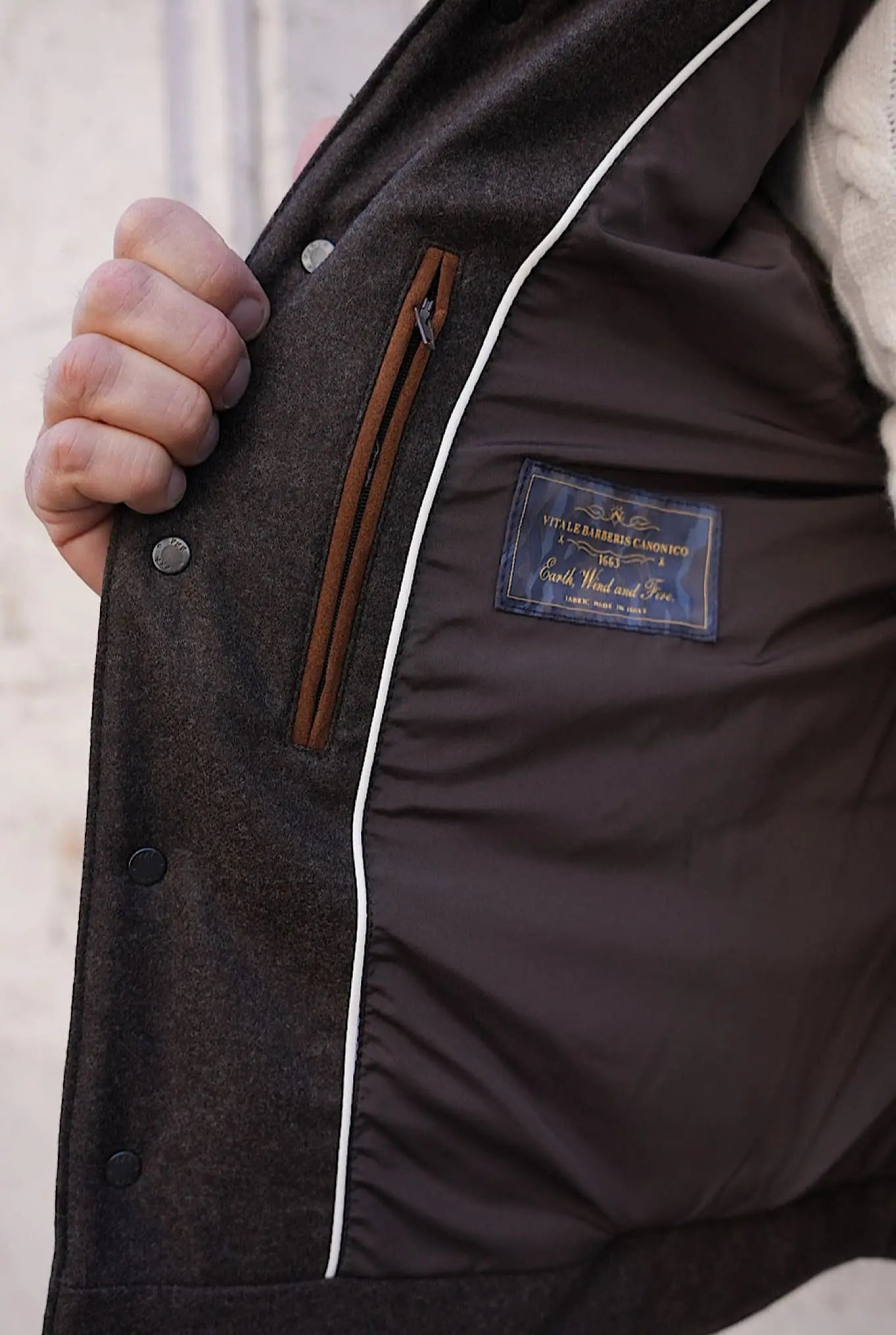 Gilet di Lana con Cappuccio Staccabile Testa di Moro - Guarino Store