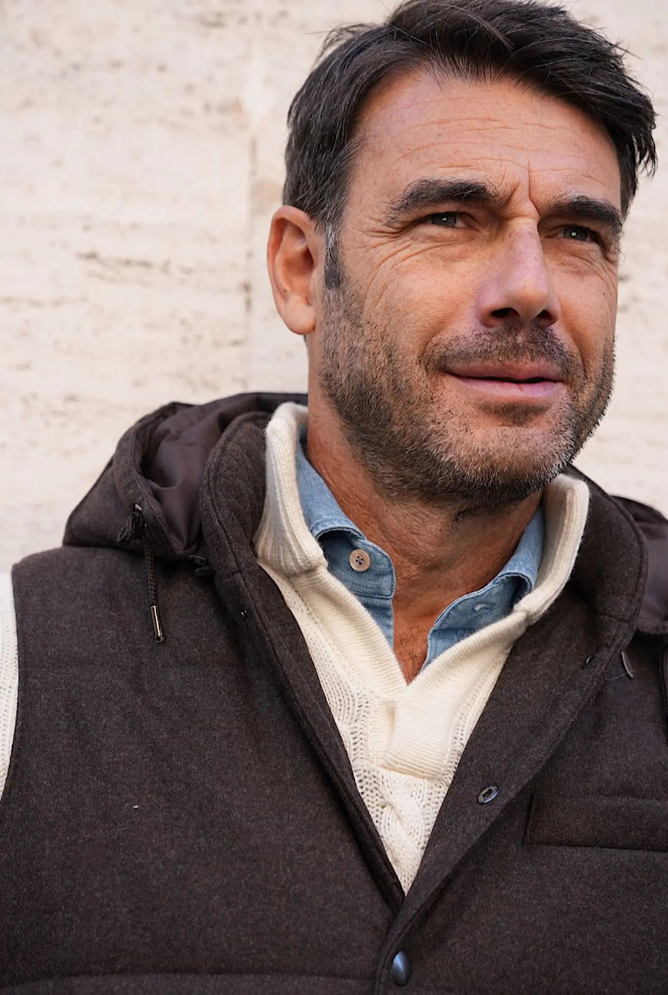 Gilet di Lana con Cappuccio Staccabile Testa di Moro - Guarino Store