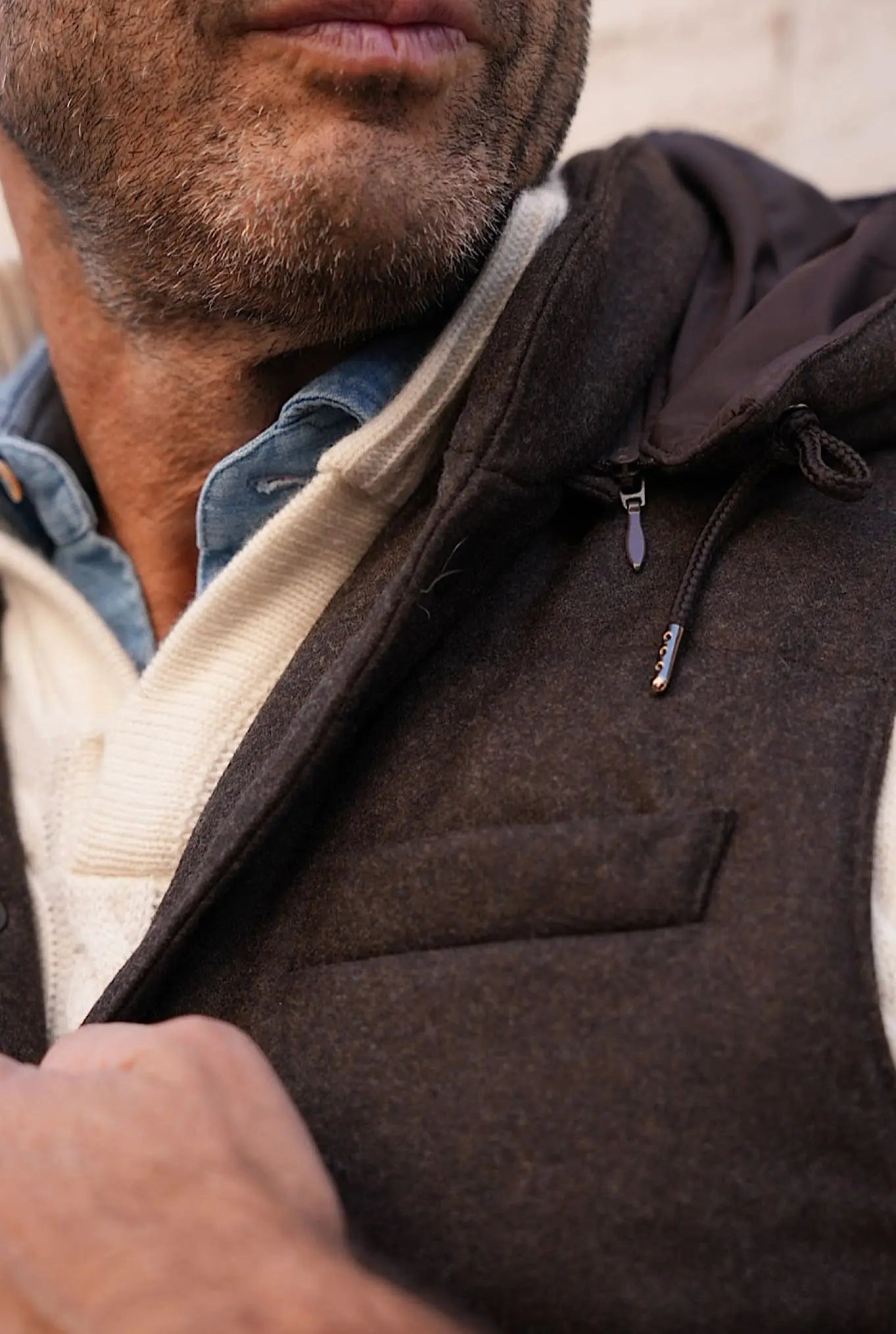 Gilet di Lana con Cappuccio Staccabile Testa di Moro - Guarino Store
