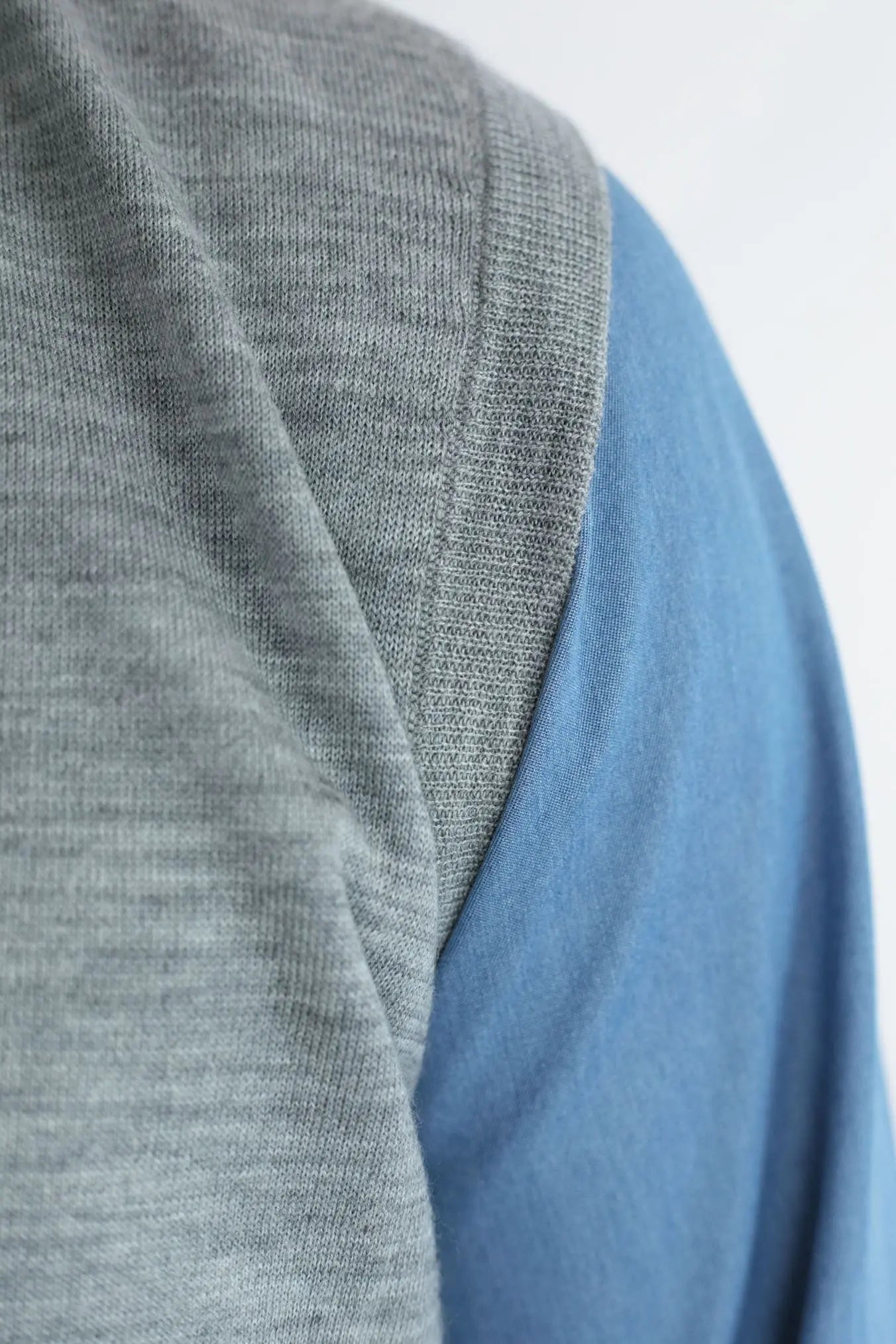 GUARINO Gilet con Bottoni Merino Extrafine Grigio Chiaro