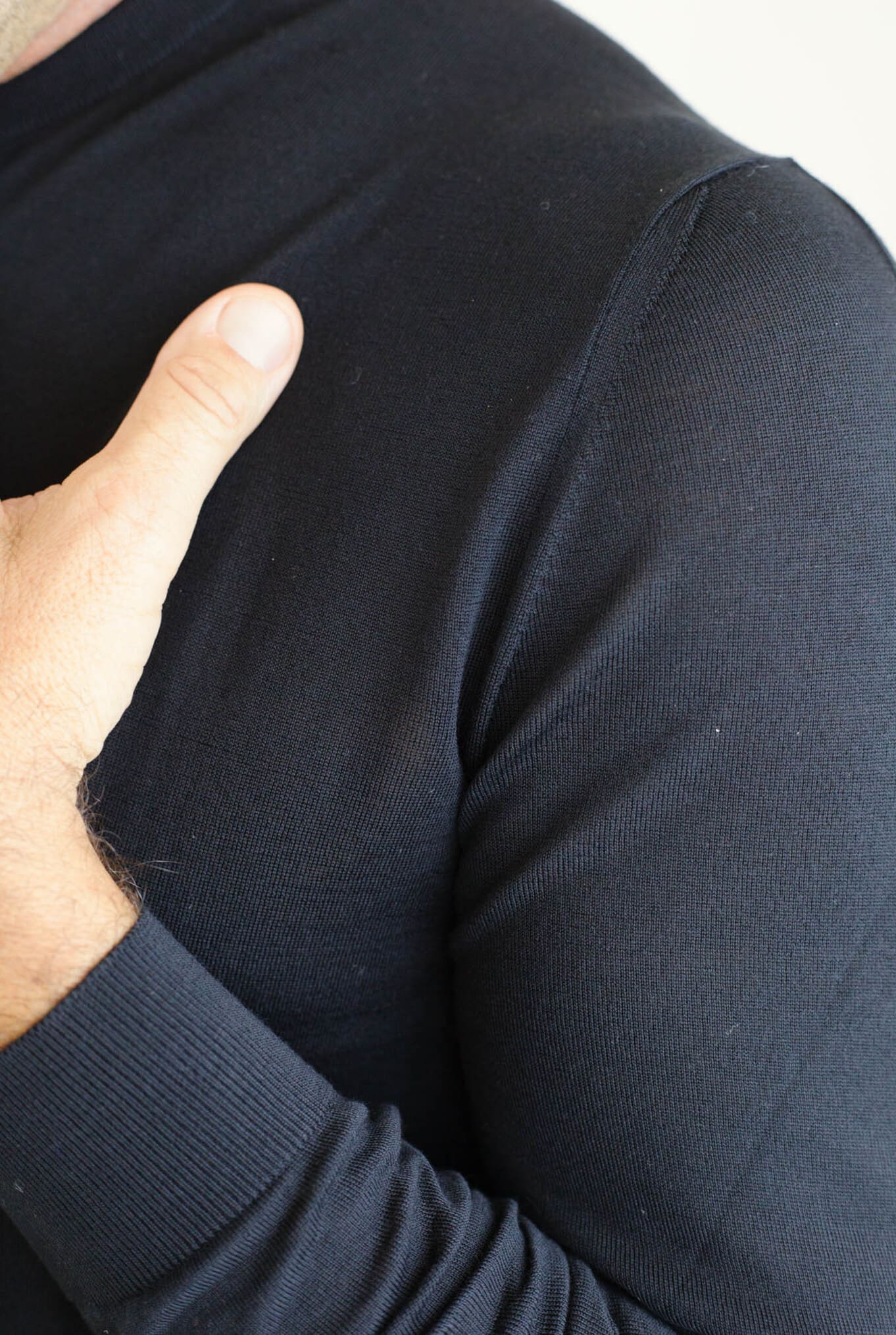 Maglia Girocollo Lana 14 micron Nero - Guarino Store