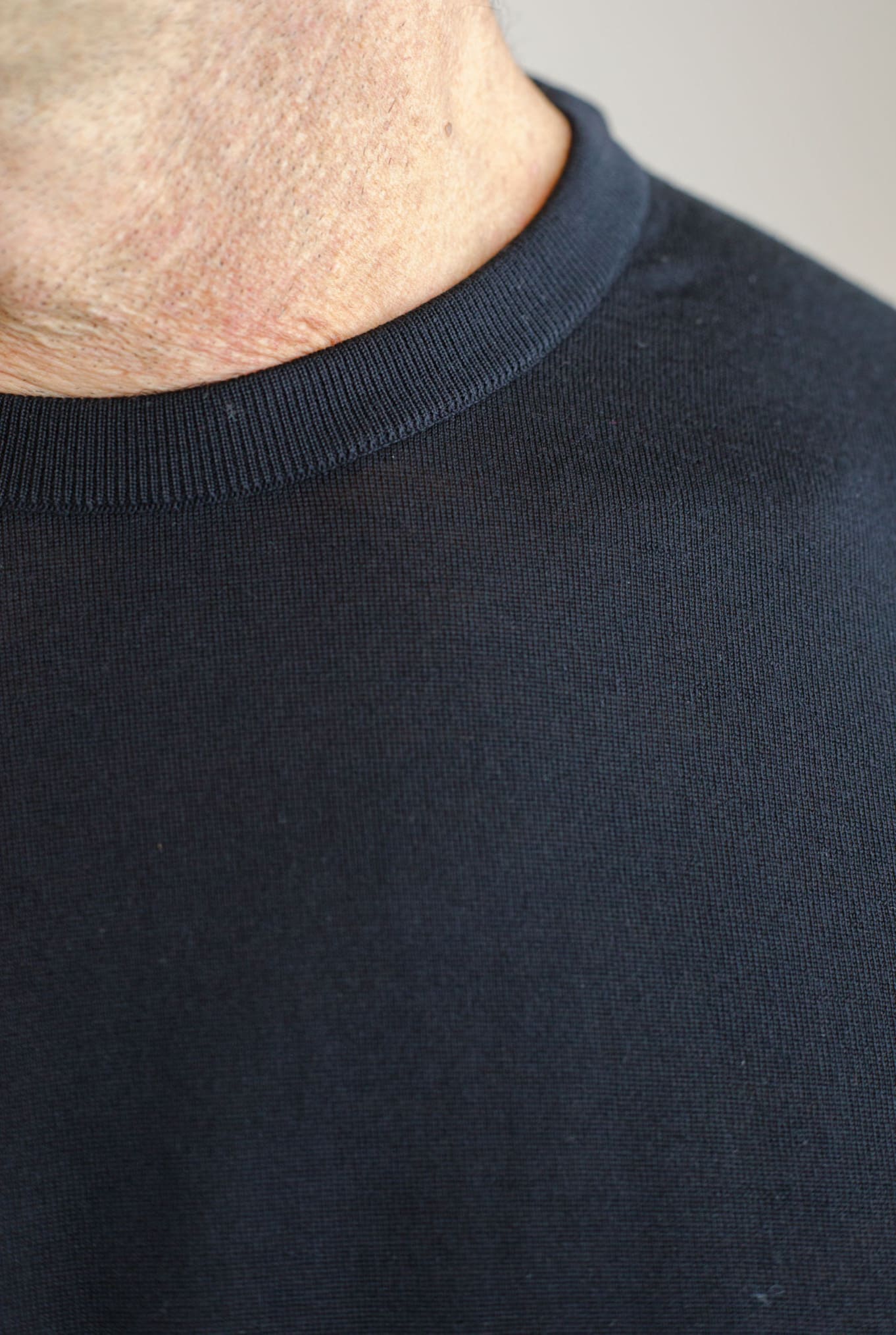 Maglia Girocollo Lana 14 micron Nero - Guarino Store