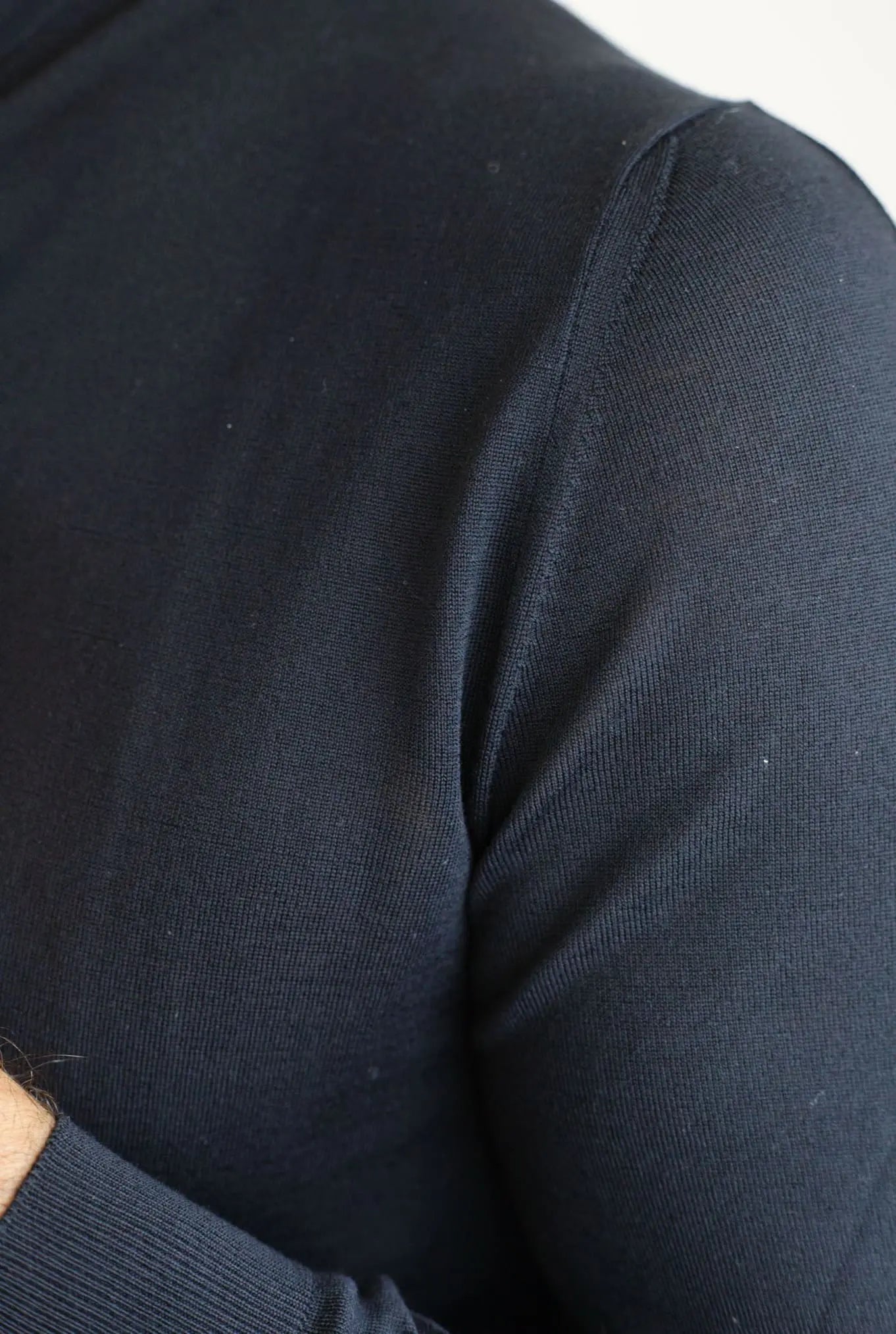 Maglia Girocollo Lana 14 micron Nero - Guarino Store