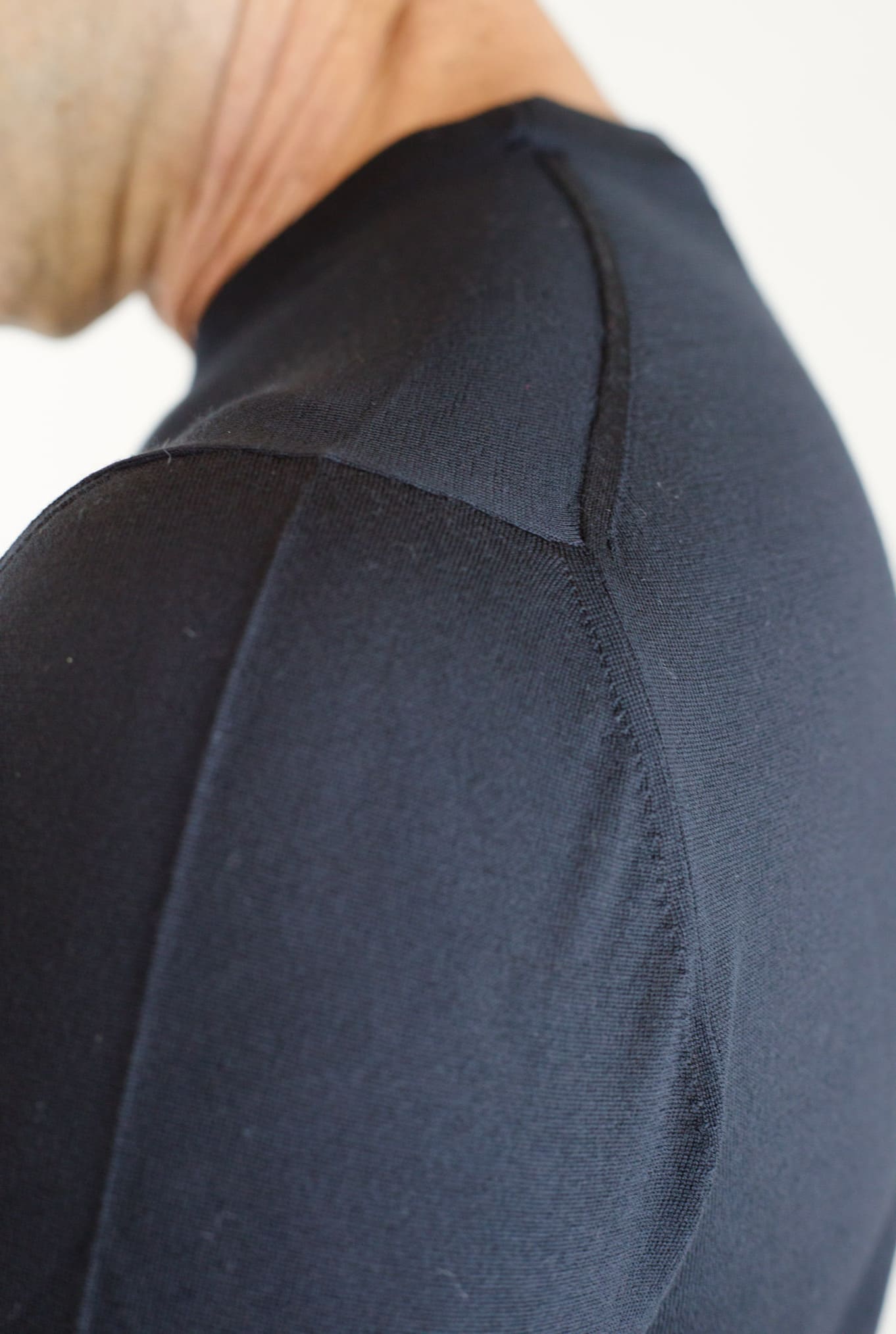 Maglia Girocollo Lana 14 micron Nero - Guarino Store