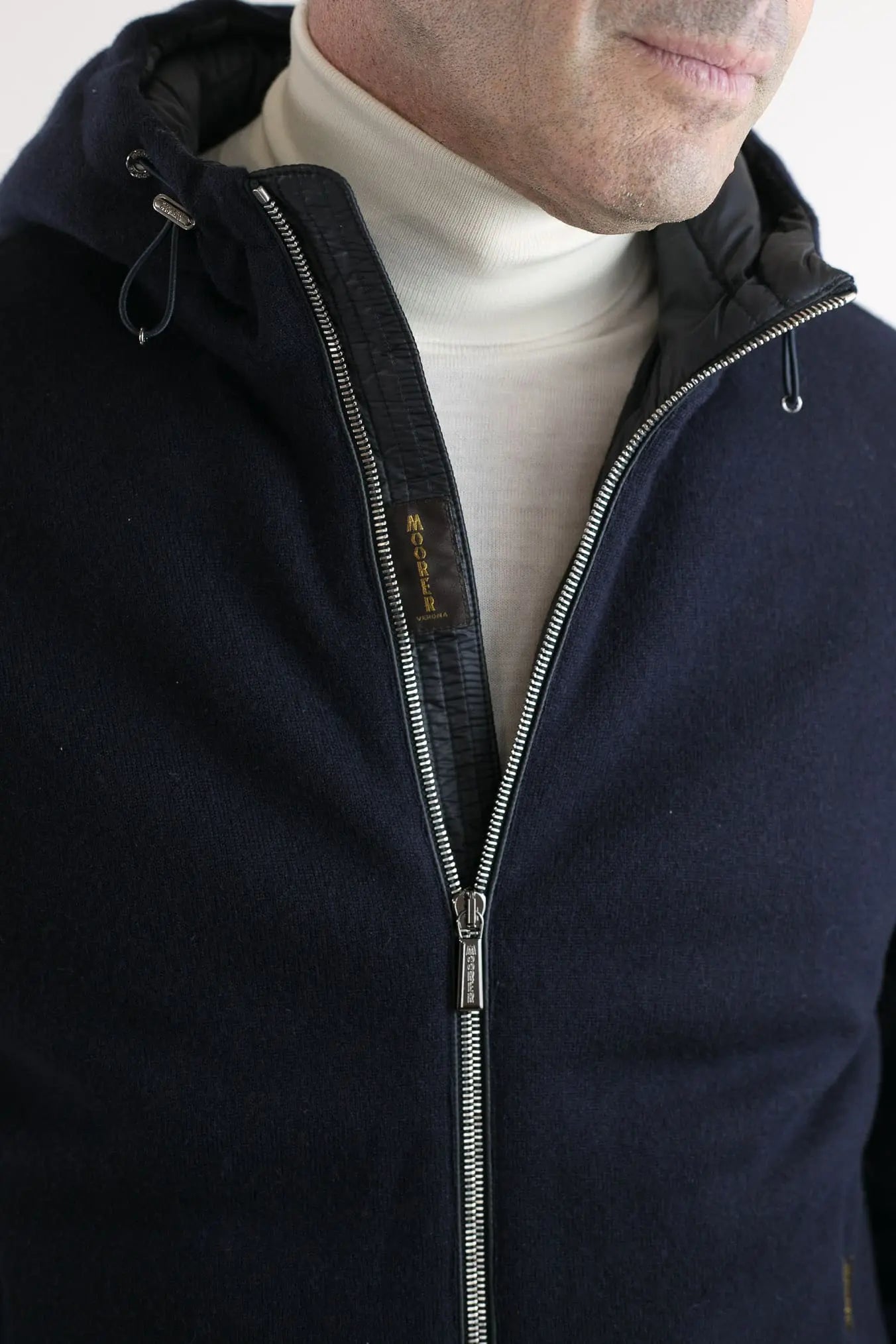 Bomber Trapuntato in Maglia e Piuma D'oca Blu Navy