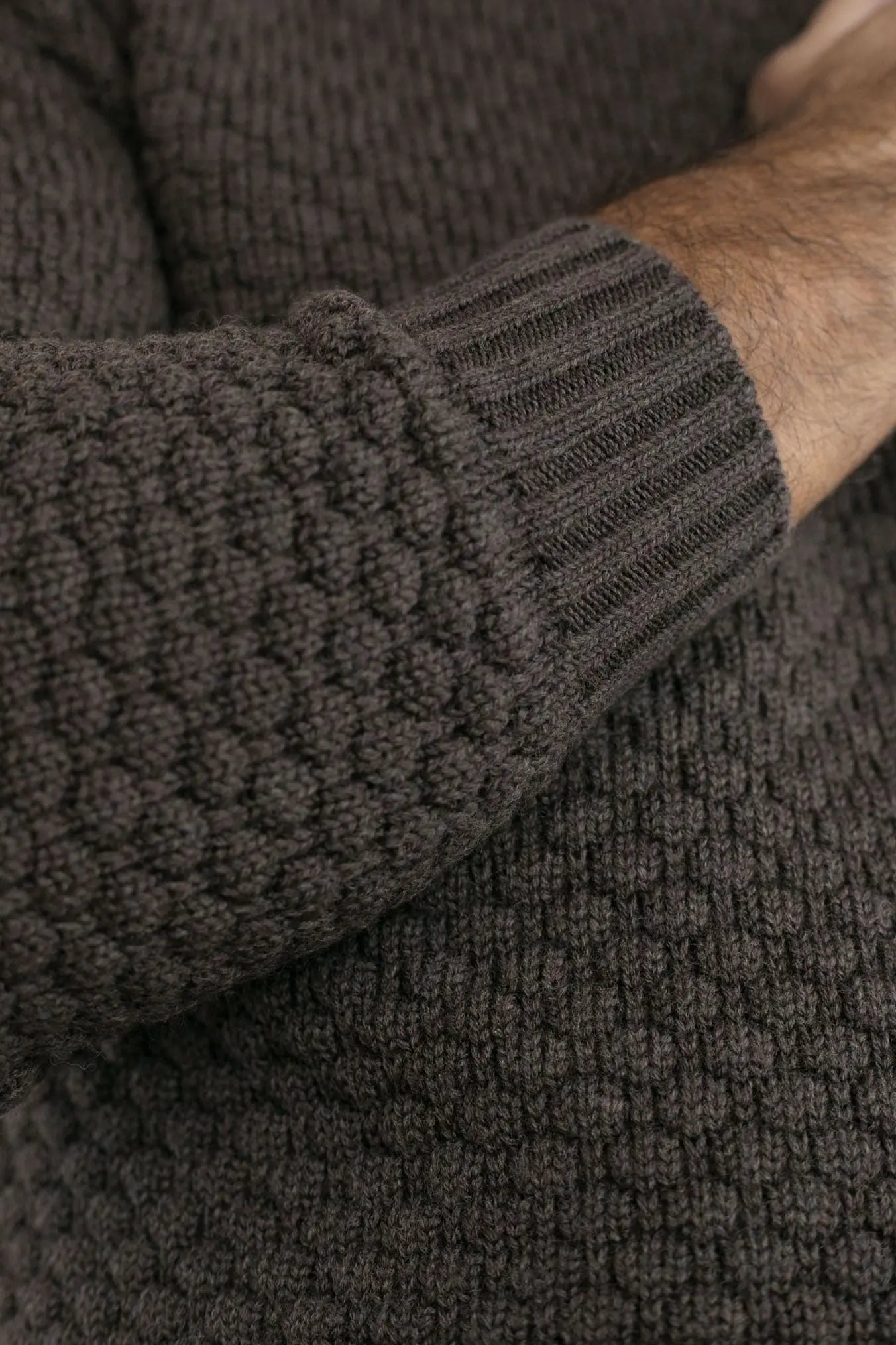 Dolcevita mod. Hubbel Nido D'Ape Lana Merino Cioccolato - Guarino Store
