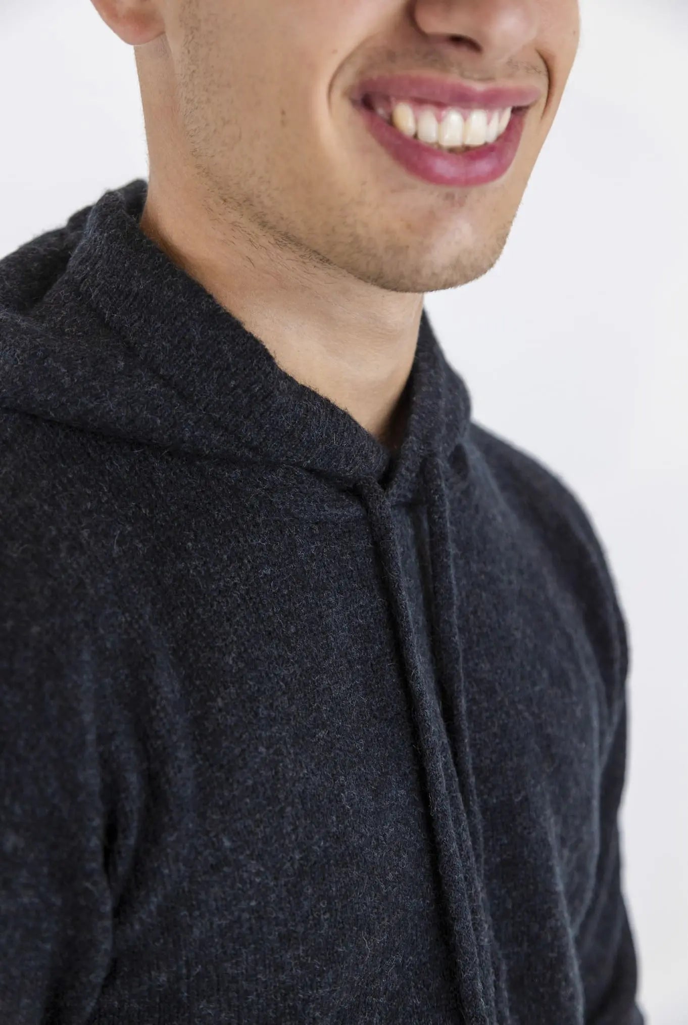 Felpa Cappuccio Nero Lana Merino Baby Camel - Guarino Store