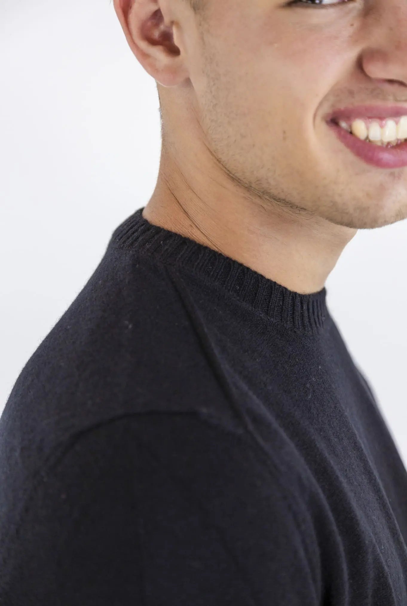 Girocollo Cashmere Nero - Guarino Store