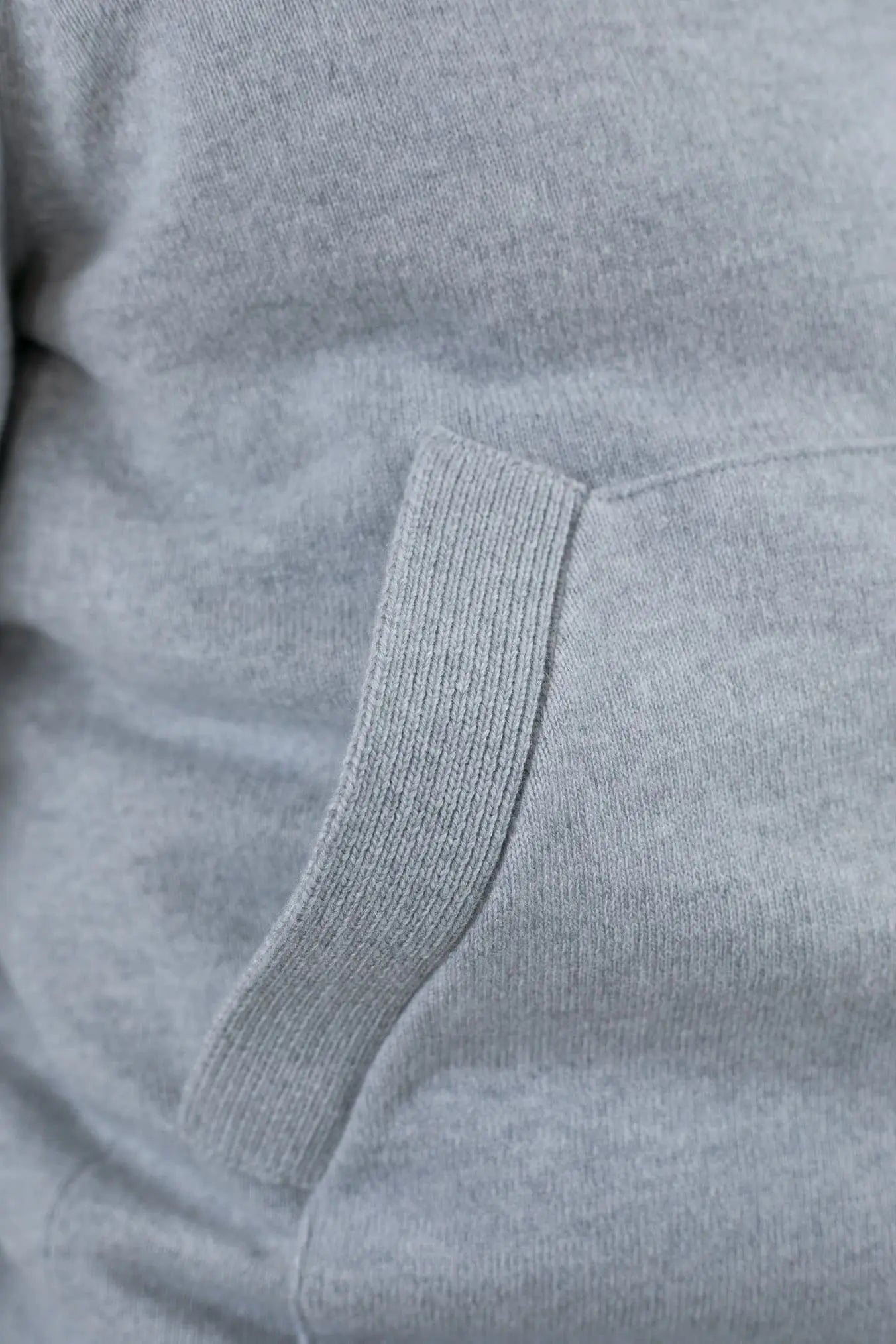 Bomber con Cappuccio in Cashmere e Castorino Grigio Perla