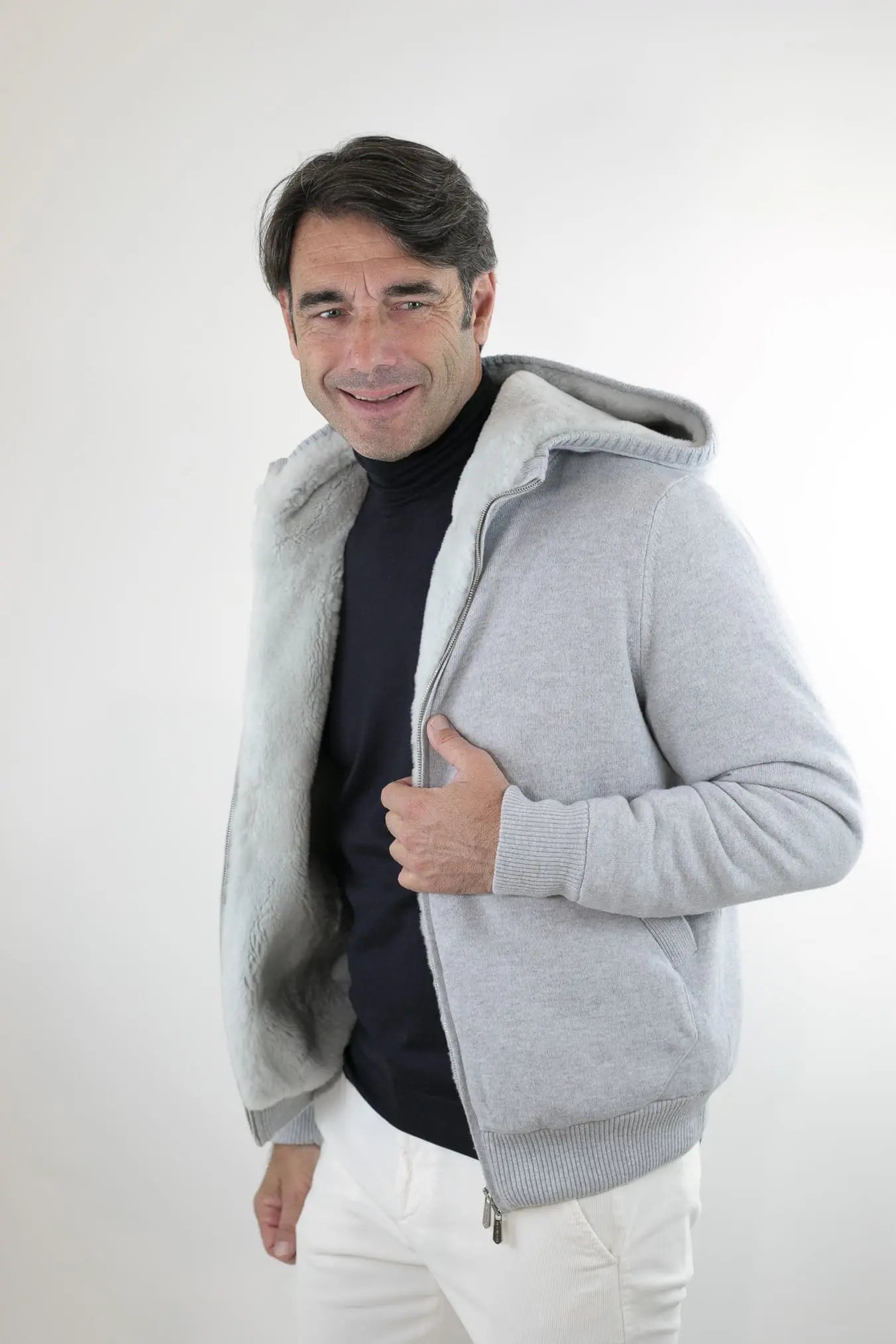 Bomber con Cappuccio in Cashmere e Castorino Grigio Perla