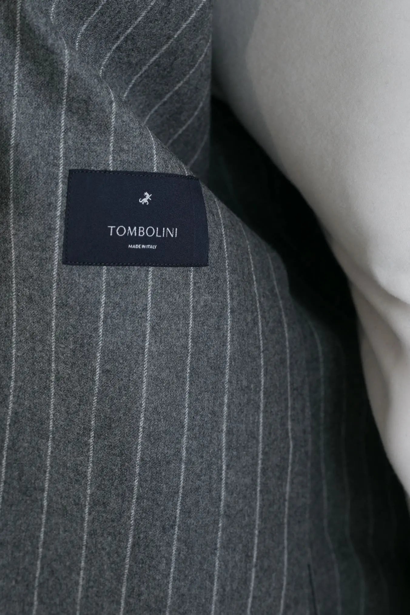 TOMBOLINI Abito Gessato Doppiopetto Lana Super 120's Tessuto Vitale Barberis Canonico