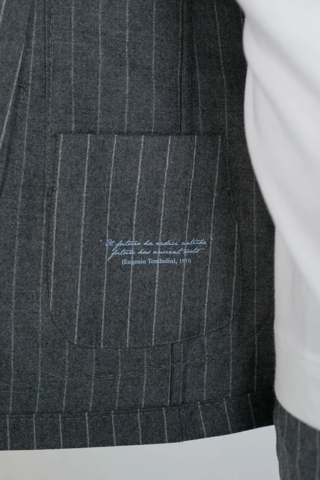 TOMBOLINI Abito Gessato Doppiopetto Lana Super 120's Tessuto Vitale Barberis Canonico