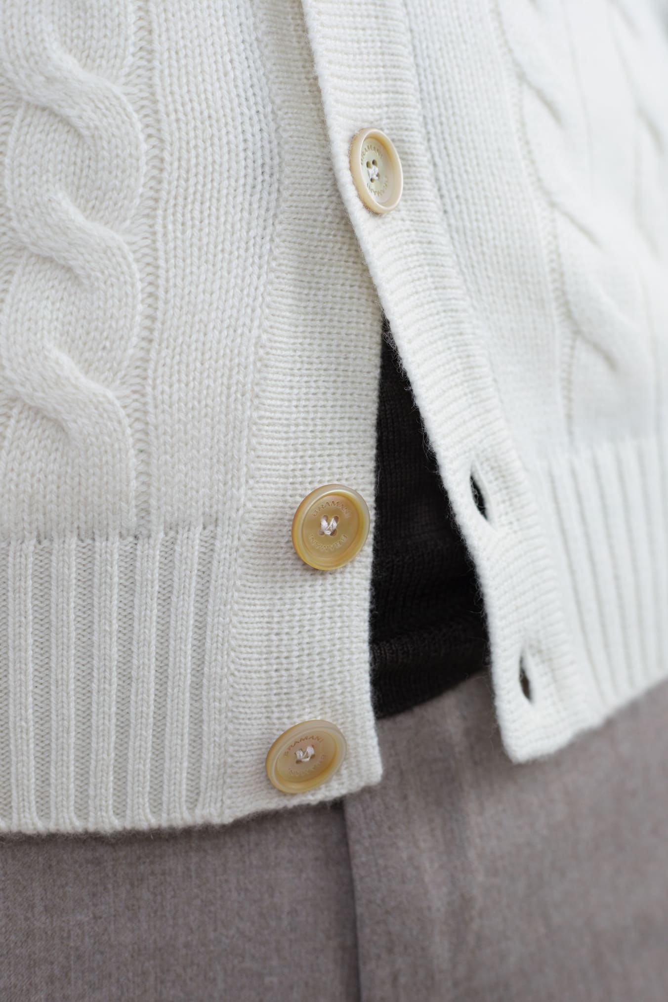 BRAMANI Cardigan a Trecce Cashmere Bianco