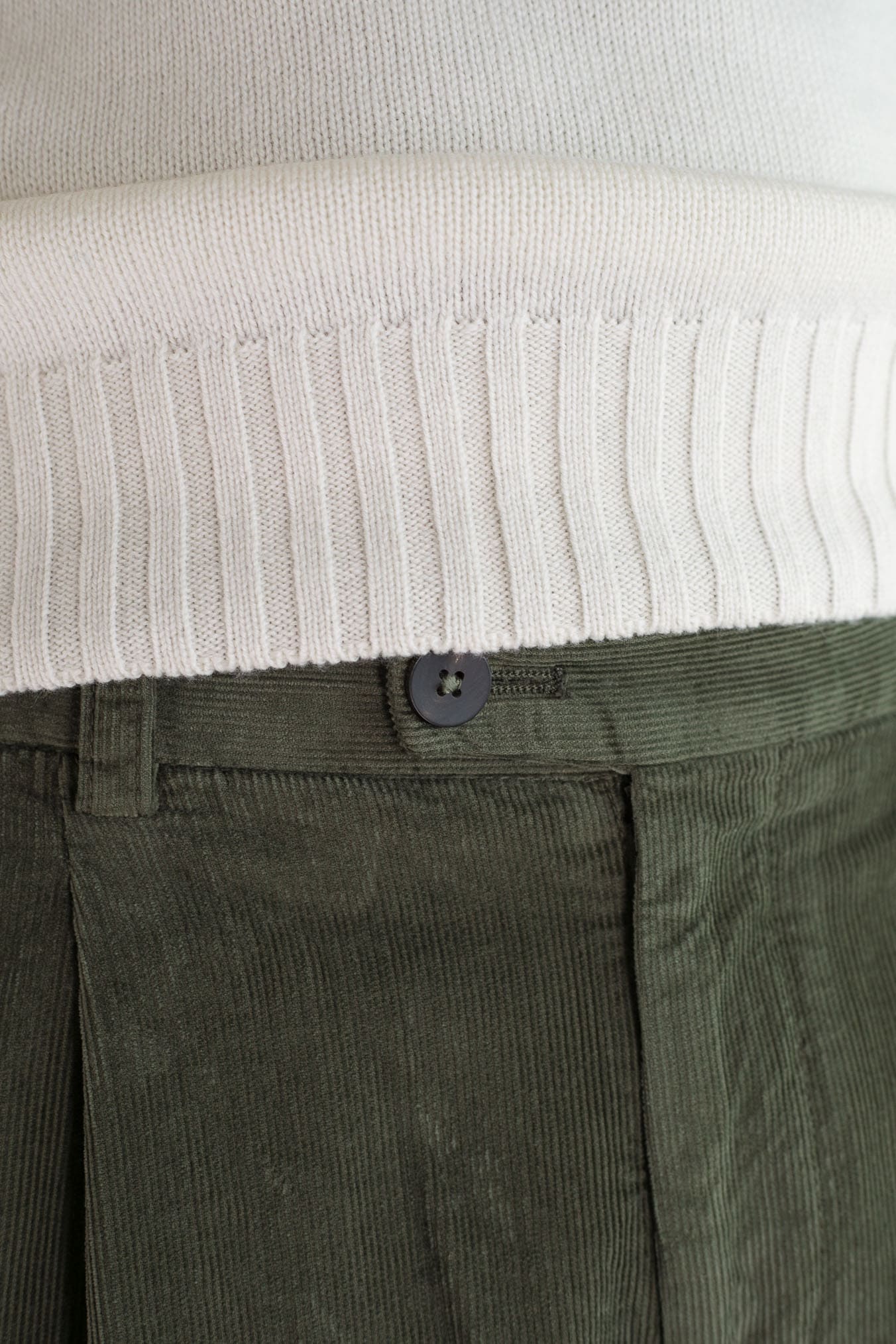 GUARINO Pantaloni Velluto Millerighe Verde Militare