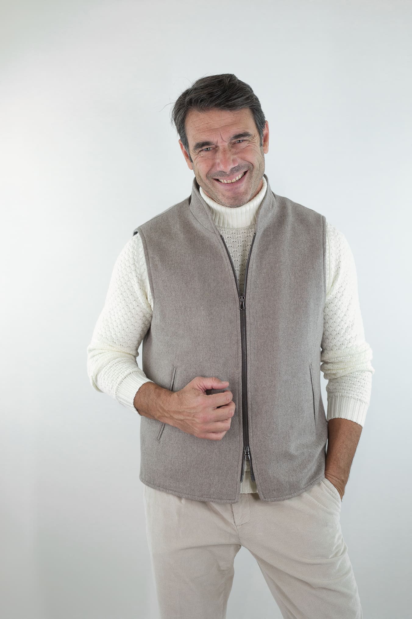 GUARINO Gilet Cashmere Loro Piana Beige