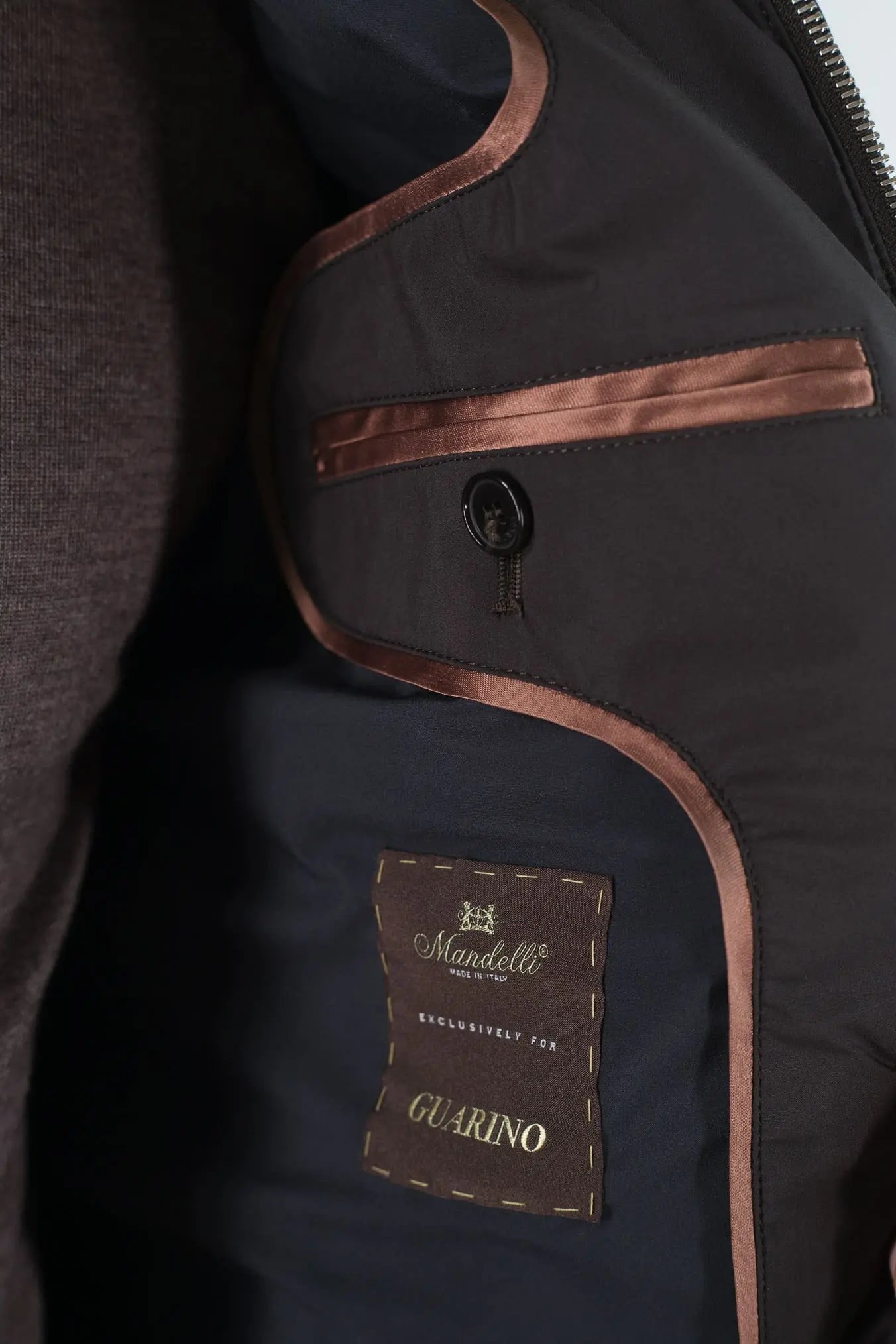 Piumino Corto Superlight Cappuccio Testa Moro MANDELLI