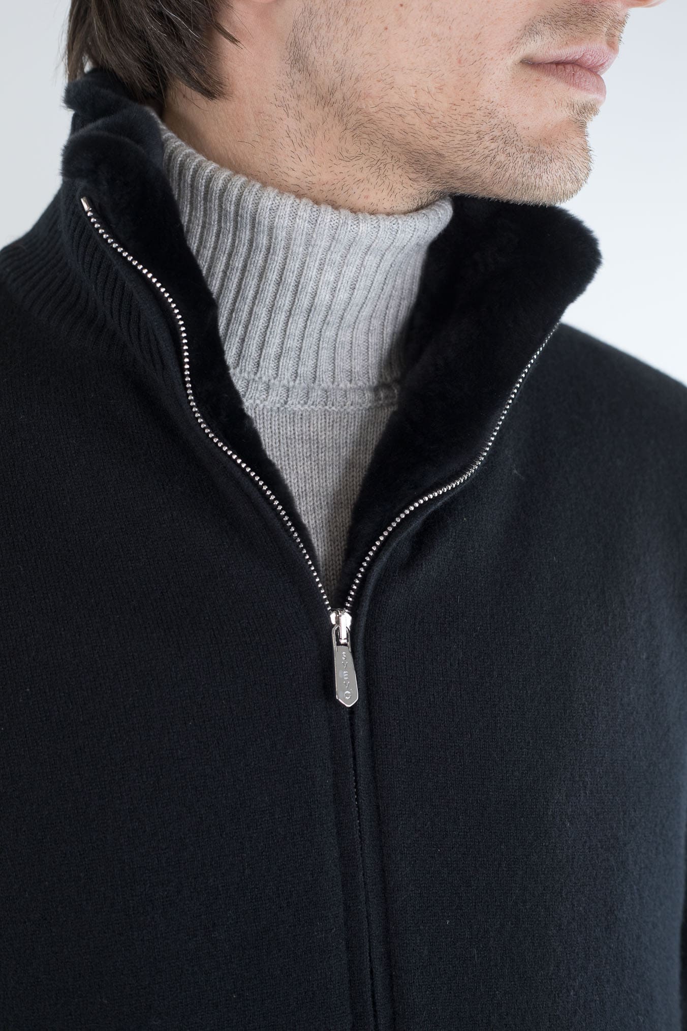 SVEVO PARMA Bomber Maglia Cashmere Castorino Nero