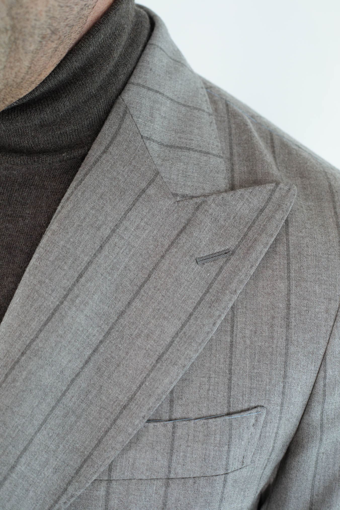 TOMBOLINI Abito Doppiopetto Gessato "Zero Gravity" Tortora