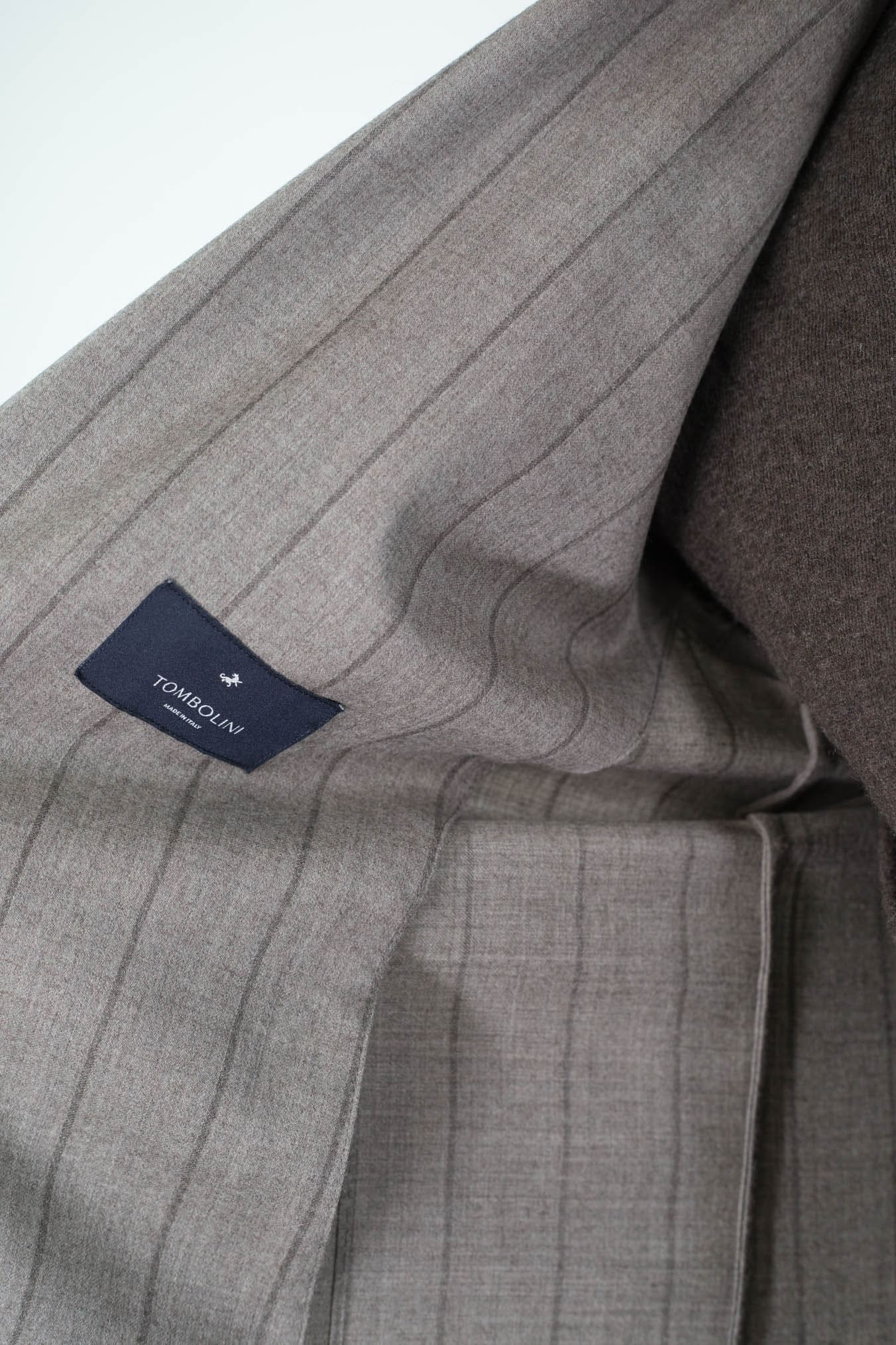 TOMBOLINI Abito Doppiopetto Gessato "Zero Gravity" Tortora