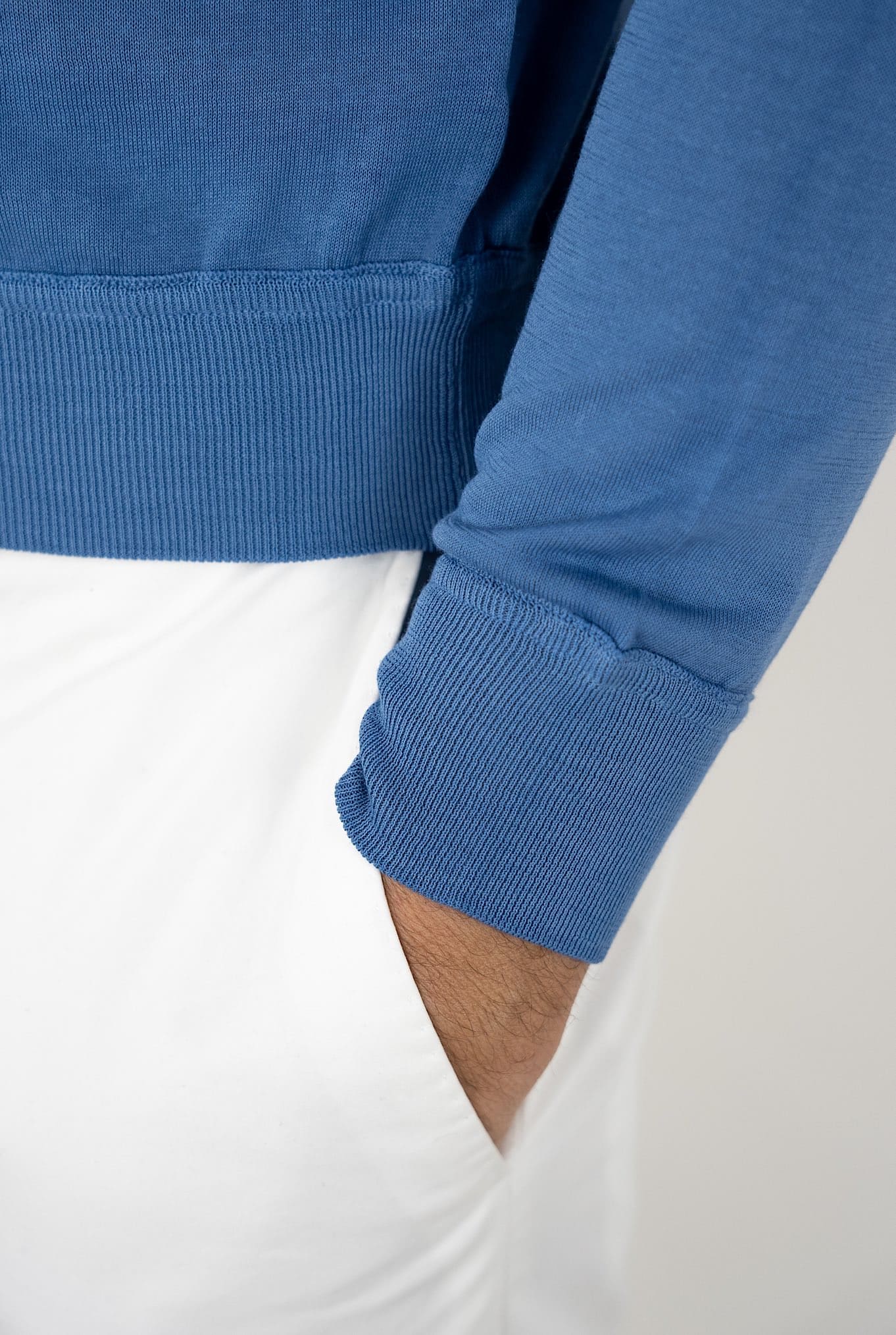 Maglia Girocollo Taglio Felpa Azzurra - Guarino Store