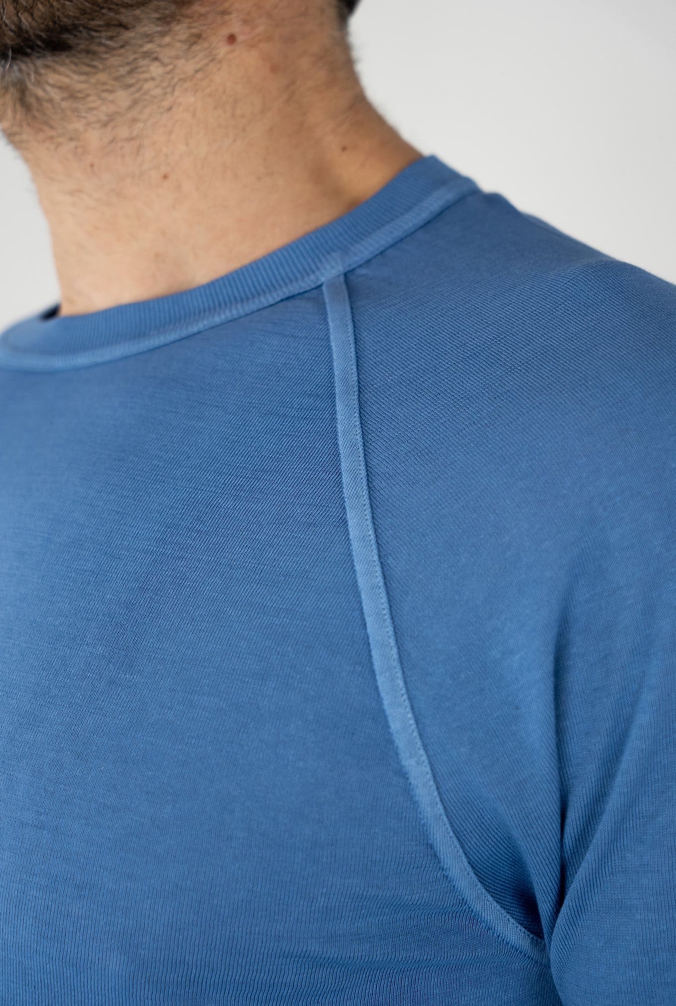 Maglia Girocollo Taglio Felpa Azzurra - Guarino Store