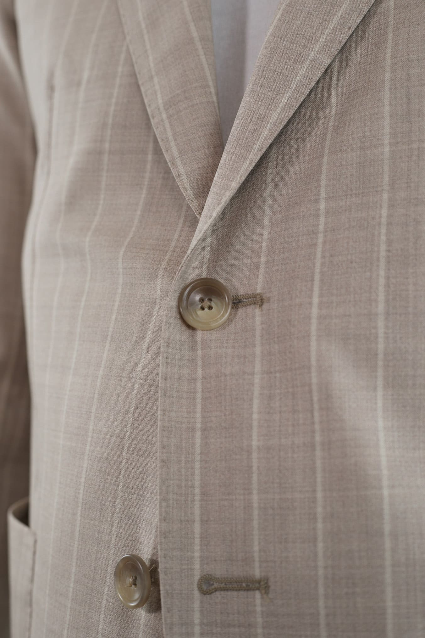 Abito Gessato Monopetto a Lancia Beige - Guarino Store