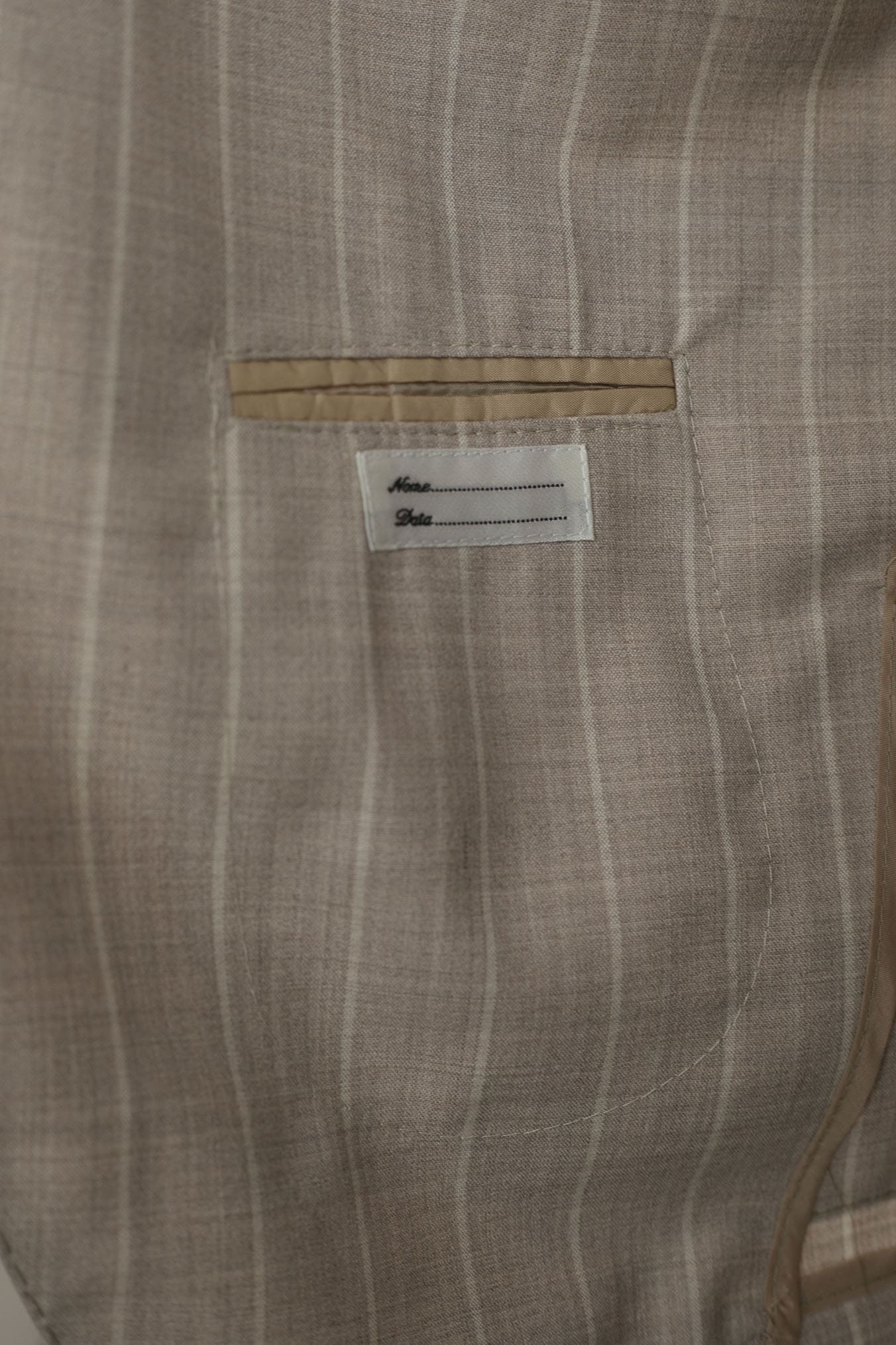 Abito Gessato Monopetto a Lancia Beige - Guarino Store