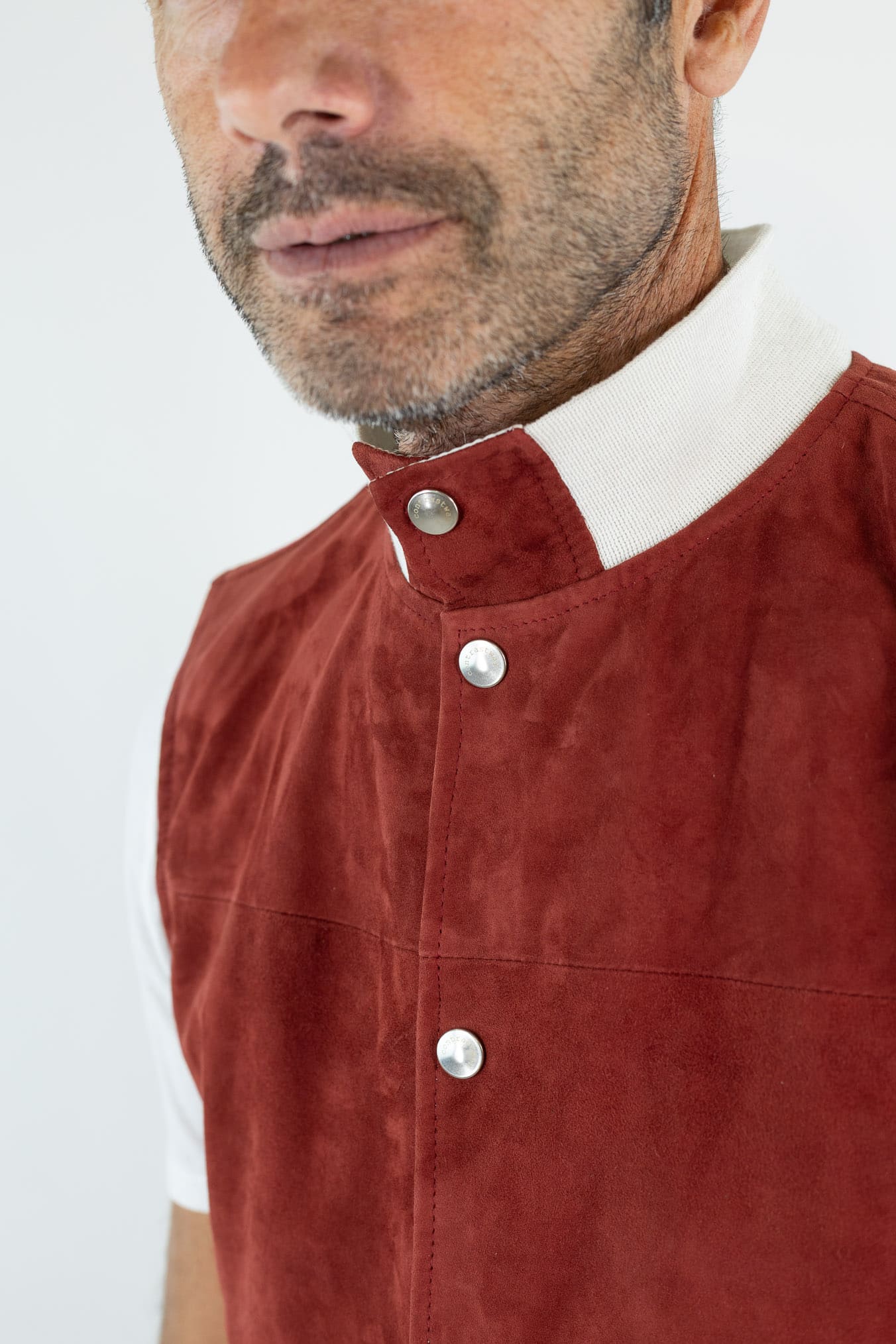 CONTRASTWAY Gilet Suede Light Wash Rosso