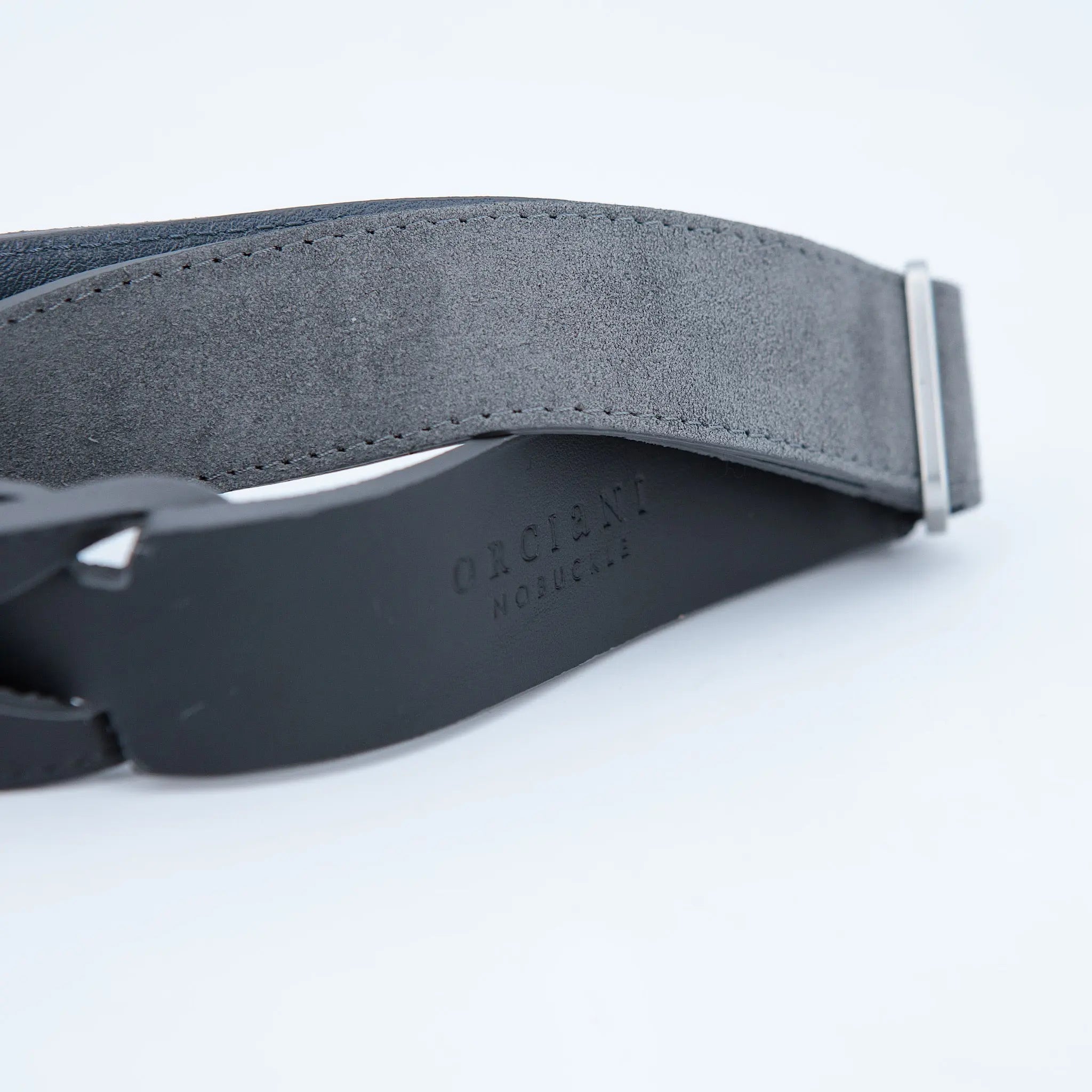 Cintura Nobuckle in suede grigia - Guarino Store