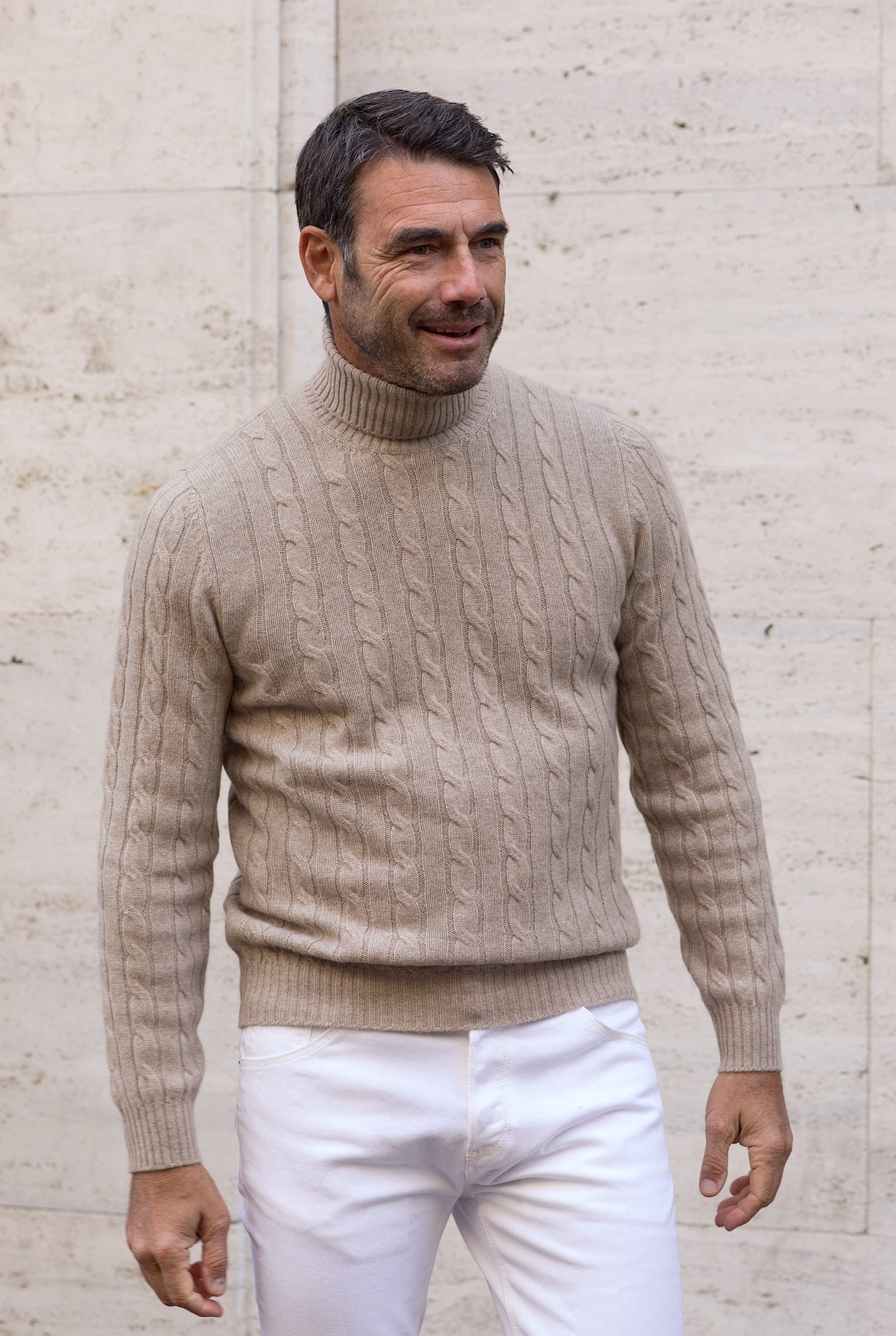 GUARINO Cable Turtleneck in Beige Cashmere