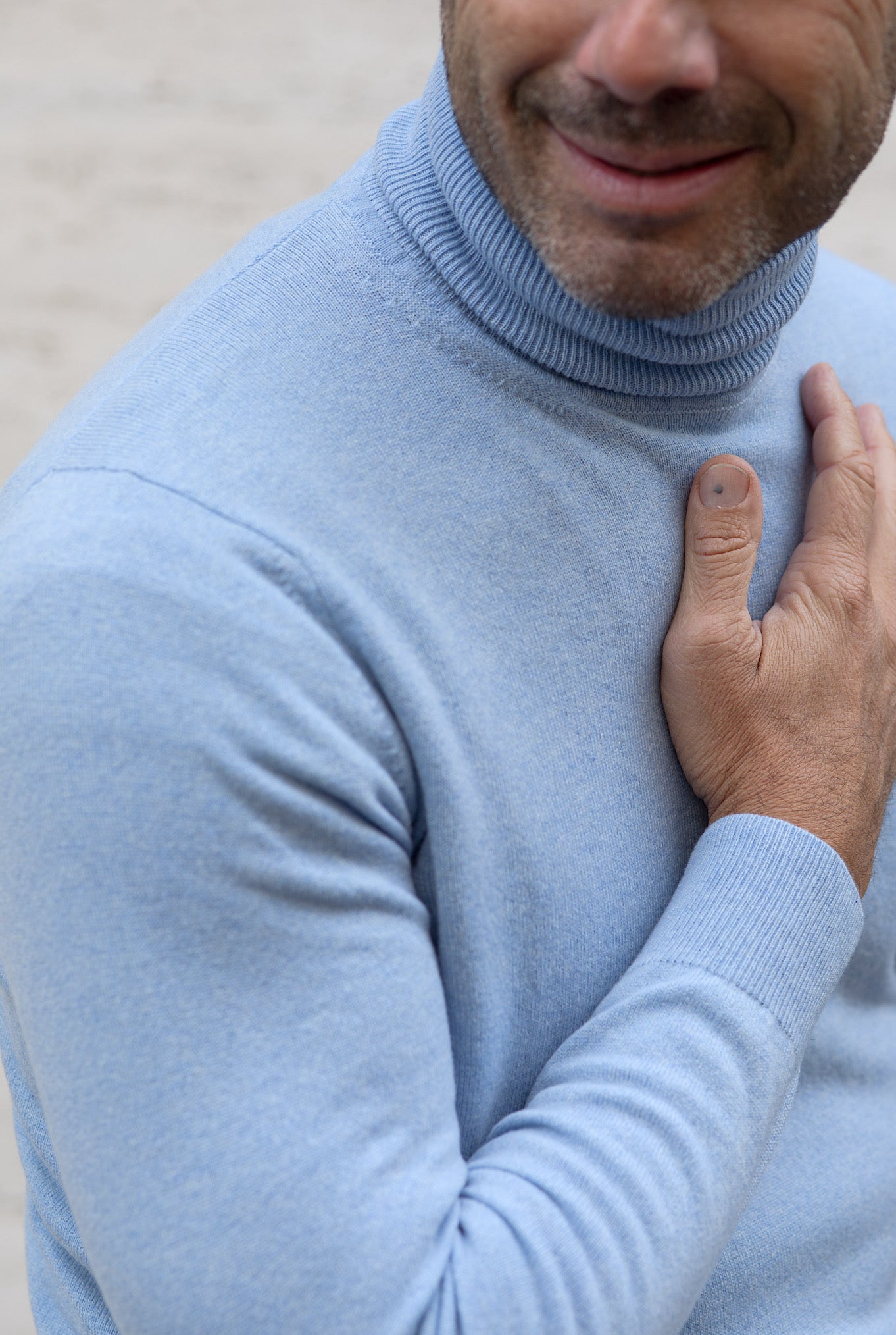 GUARINO Light Blue Cashmere Turtleneck