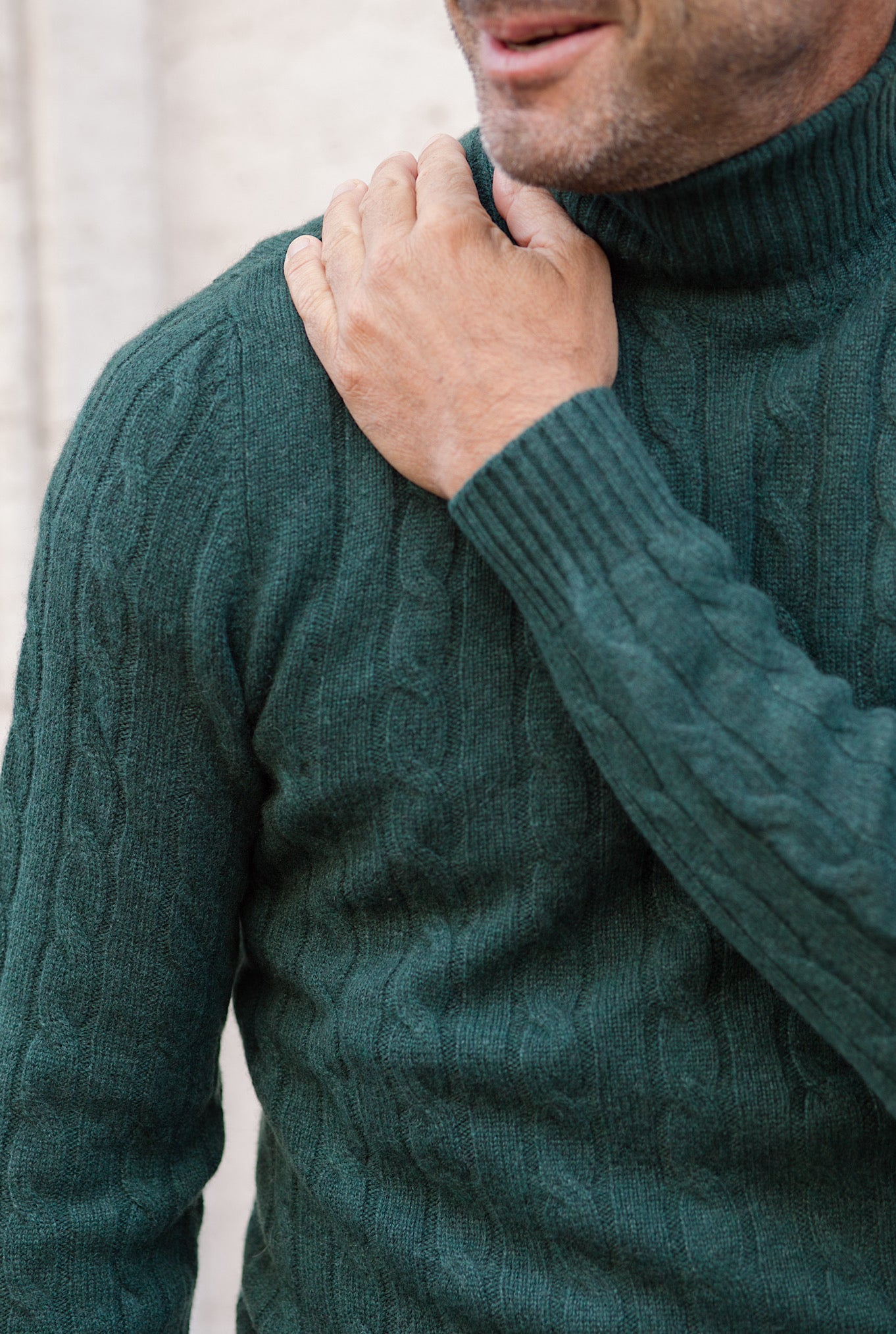 GUARINO Cable Turtleneck in Green Cashmere