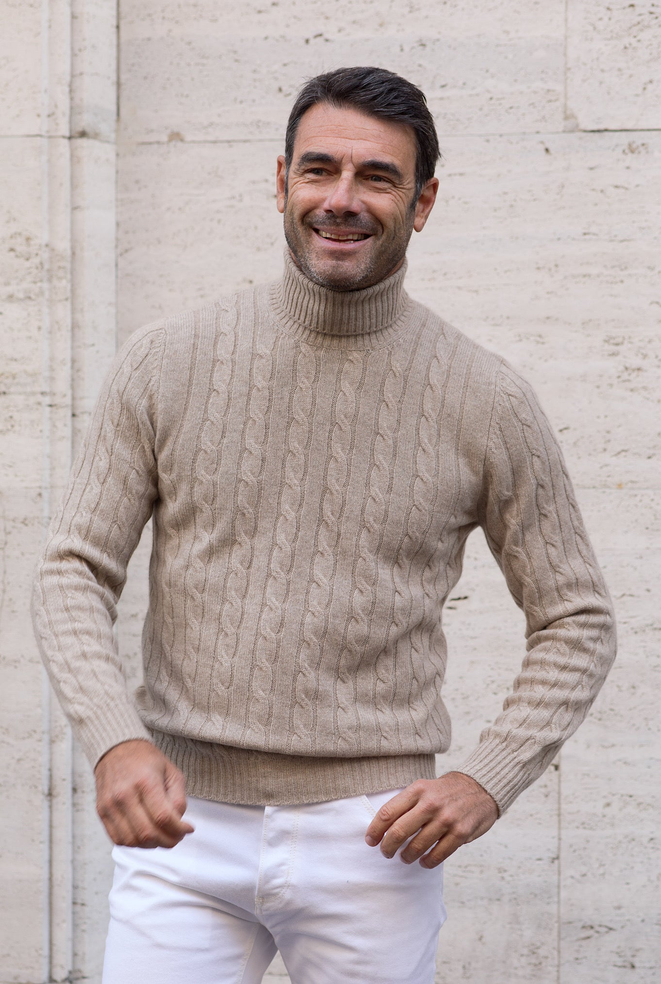 GUARINO Cable Turtleneck in Beige Cashmere