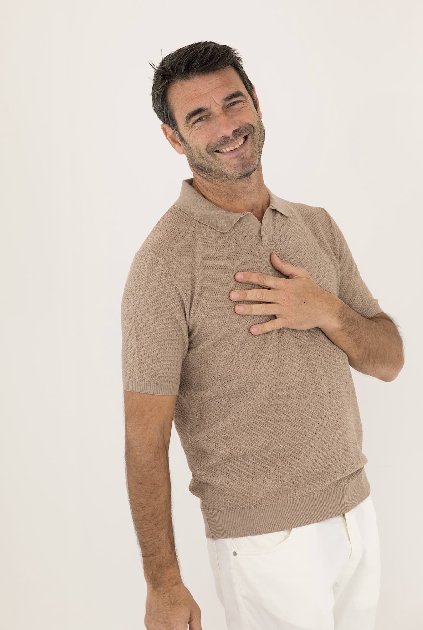 RAKKI' "V" Neck Polo Hazelnut