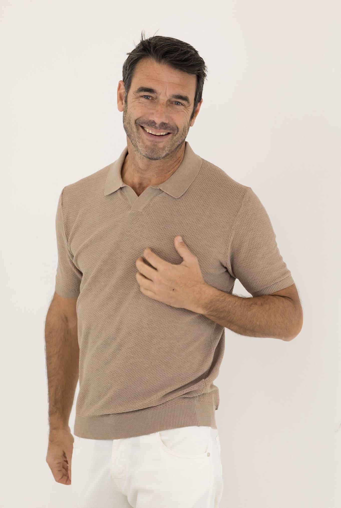 RAKKI' "V" Neck Polo Hazelnut