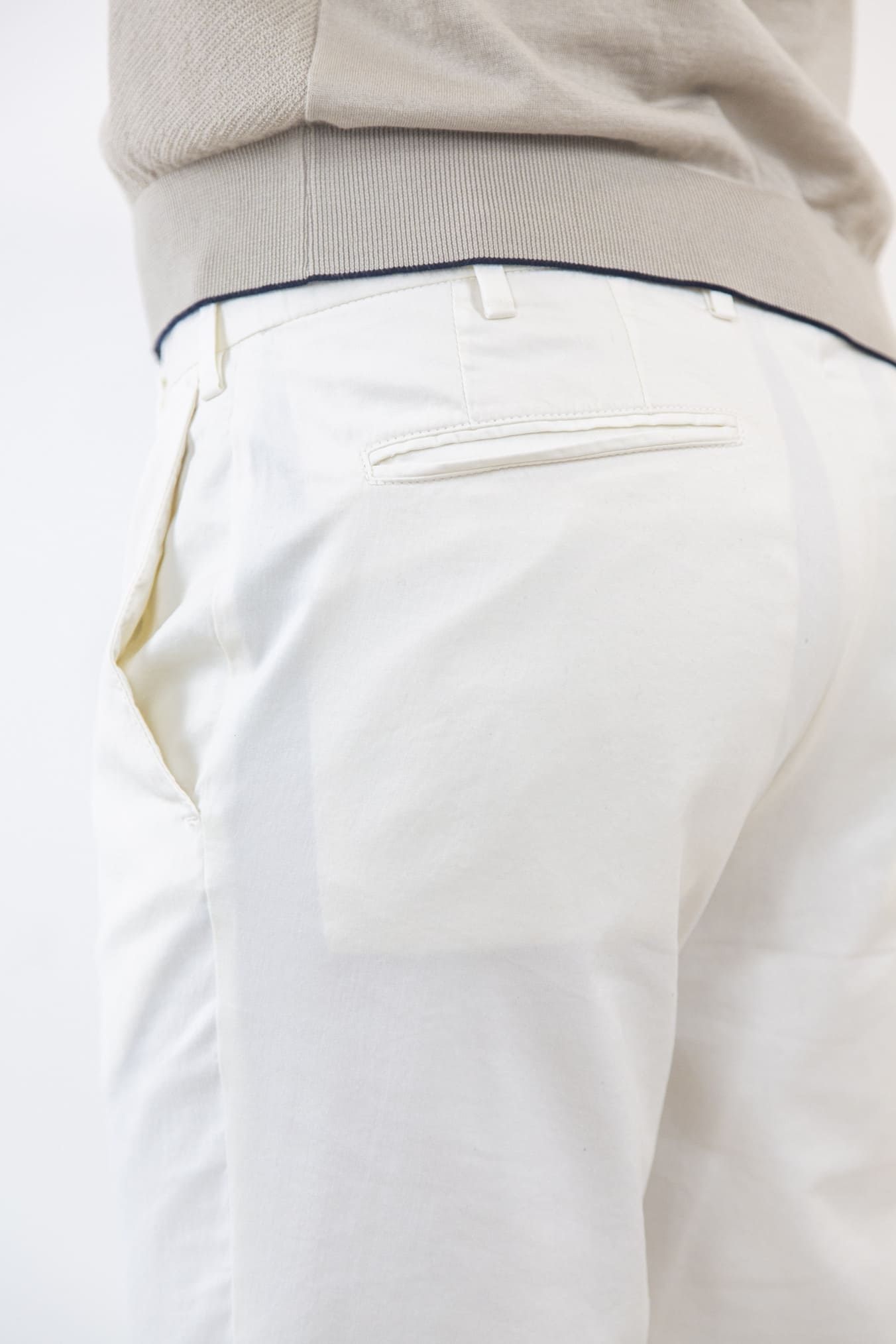 GUARINO Creamy White Cotton and Silk Trousers