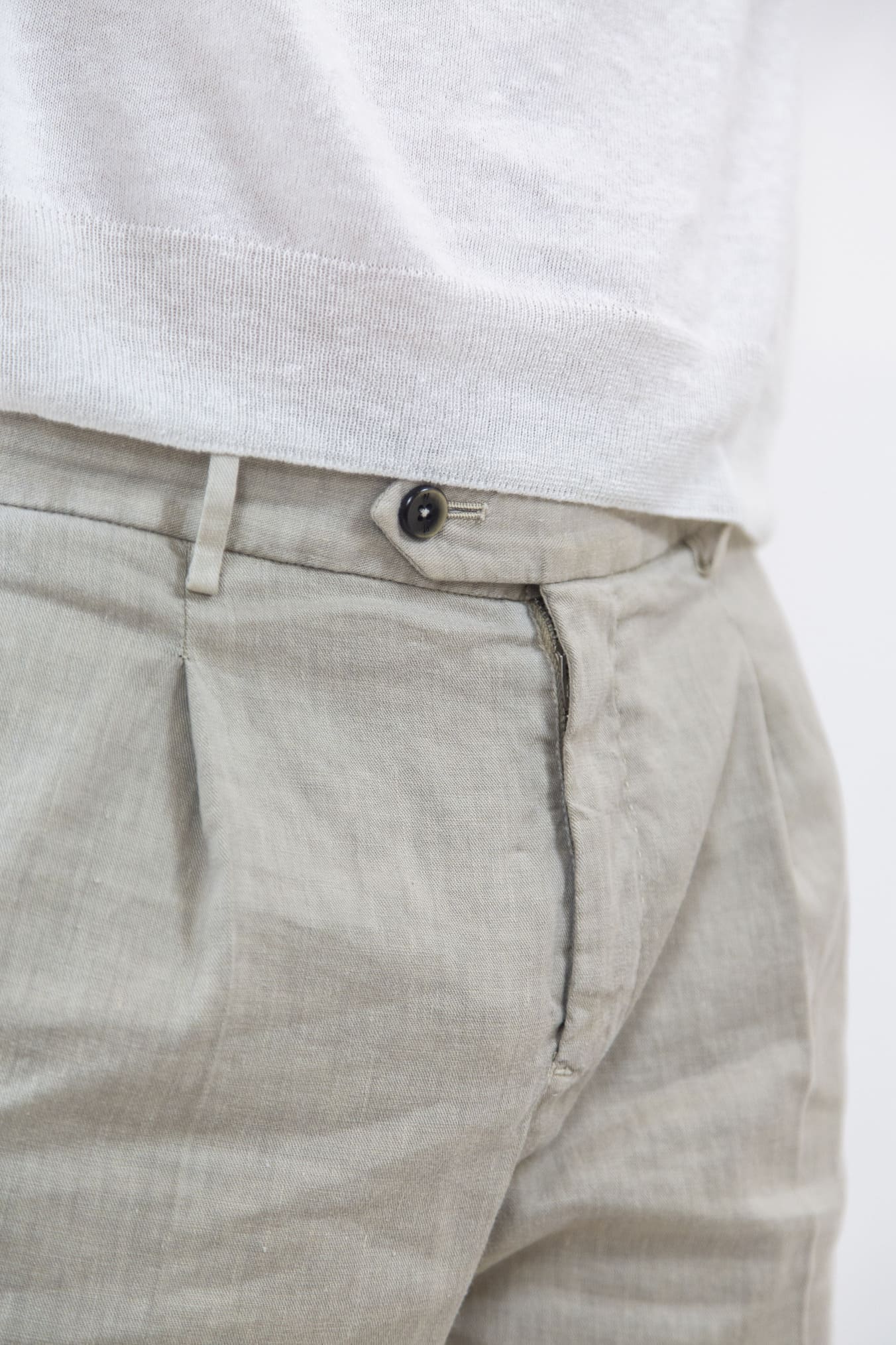 PT SHORTS  shorts with pleats and removable drawstring in light beige linen and cotton